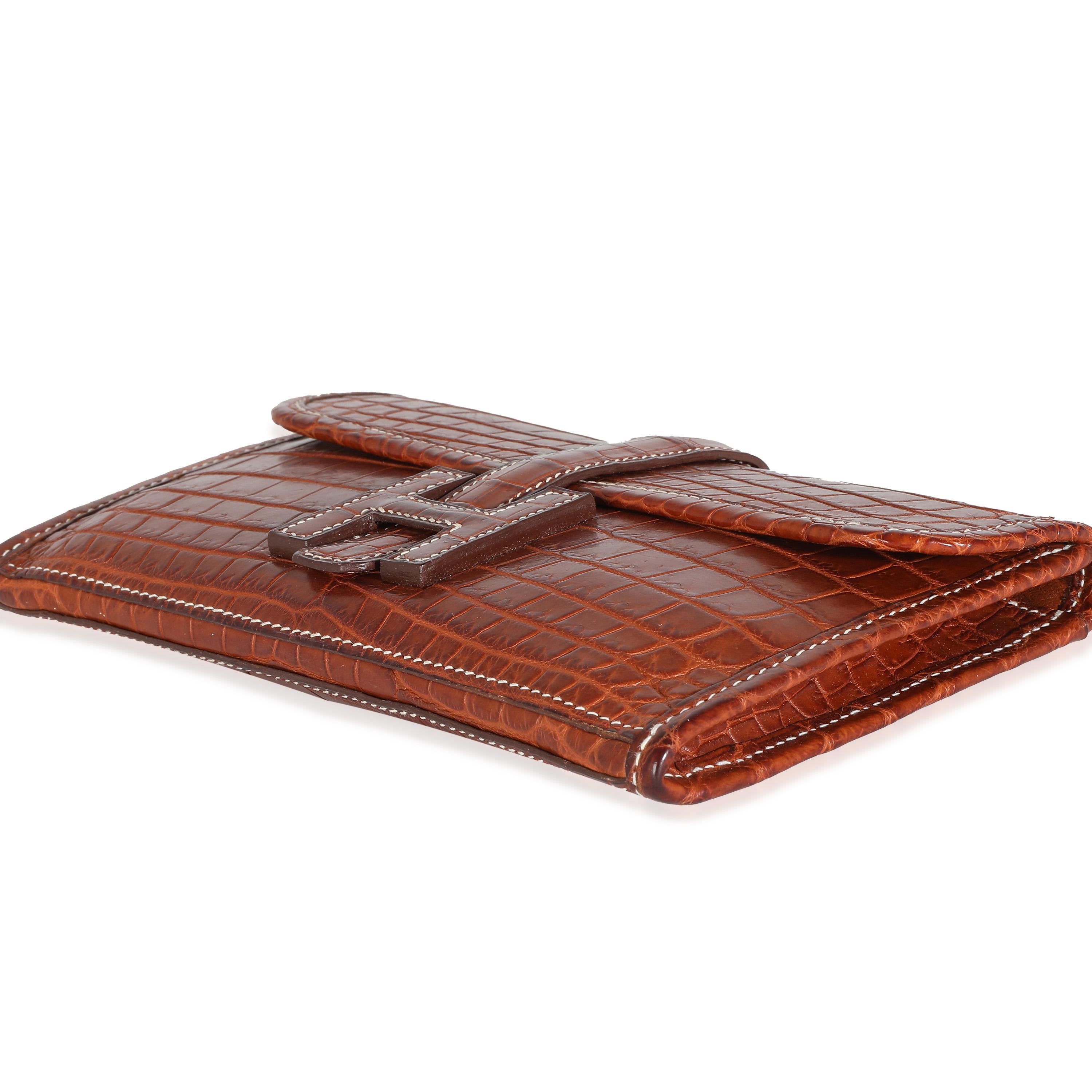 Hermès - Pochette en crocodile fauve Niloticus Lisse Mini Jige Pour femmes en vente