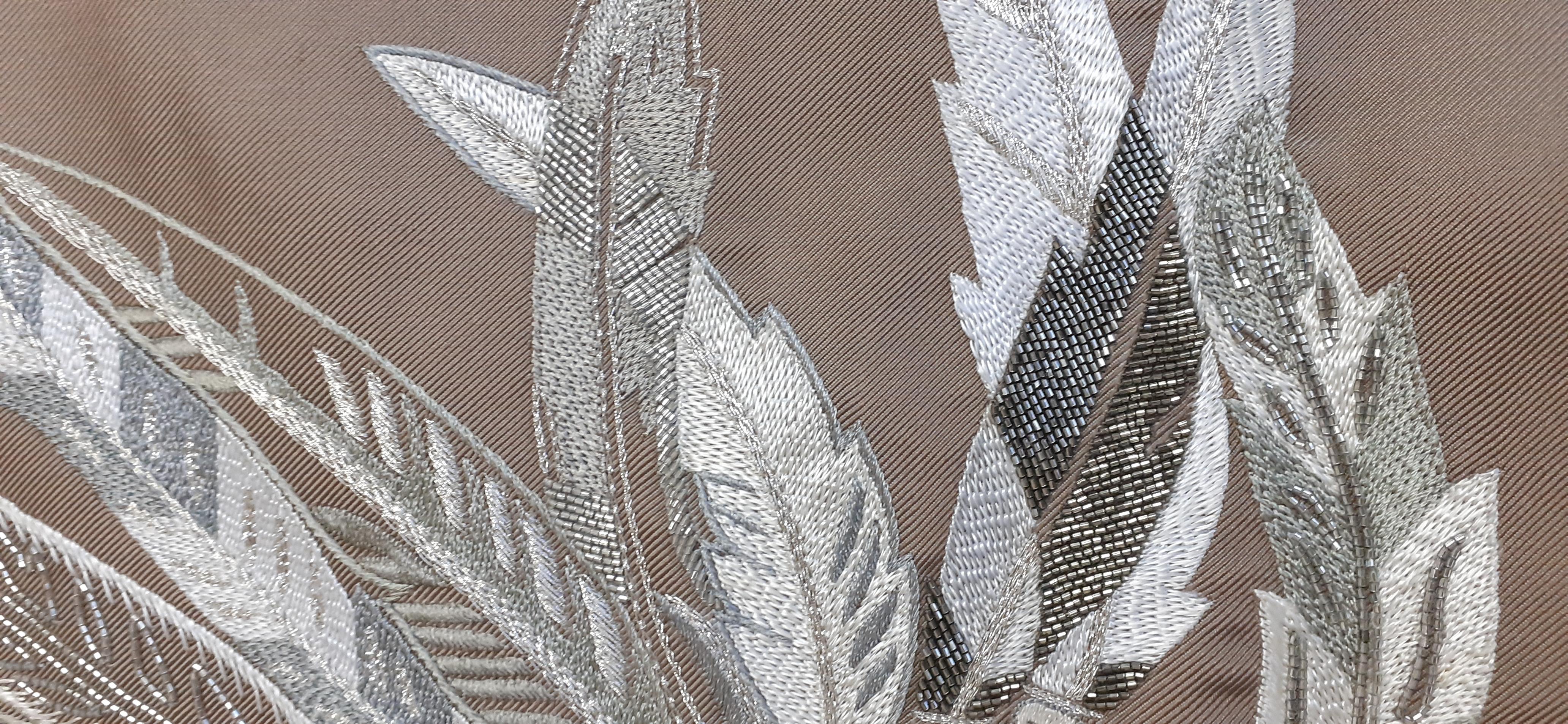 Hermès Federn Kissen Kissen Brasilien Seide Baumwolle gestickt im Angebot 8