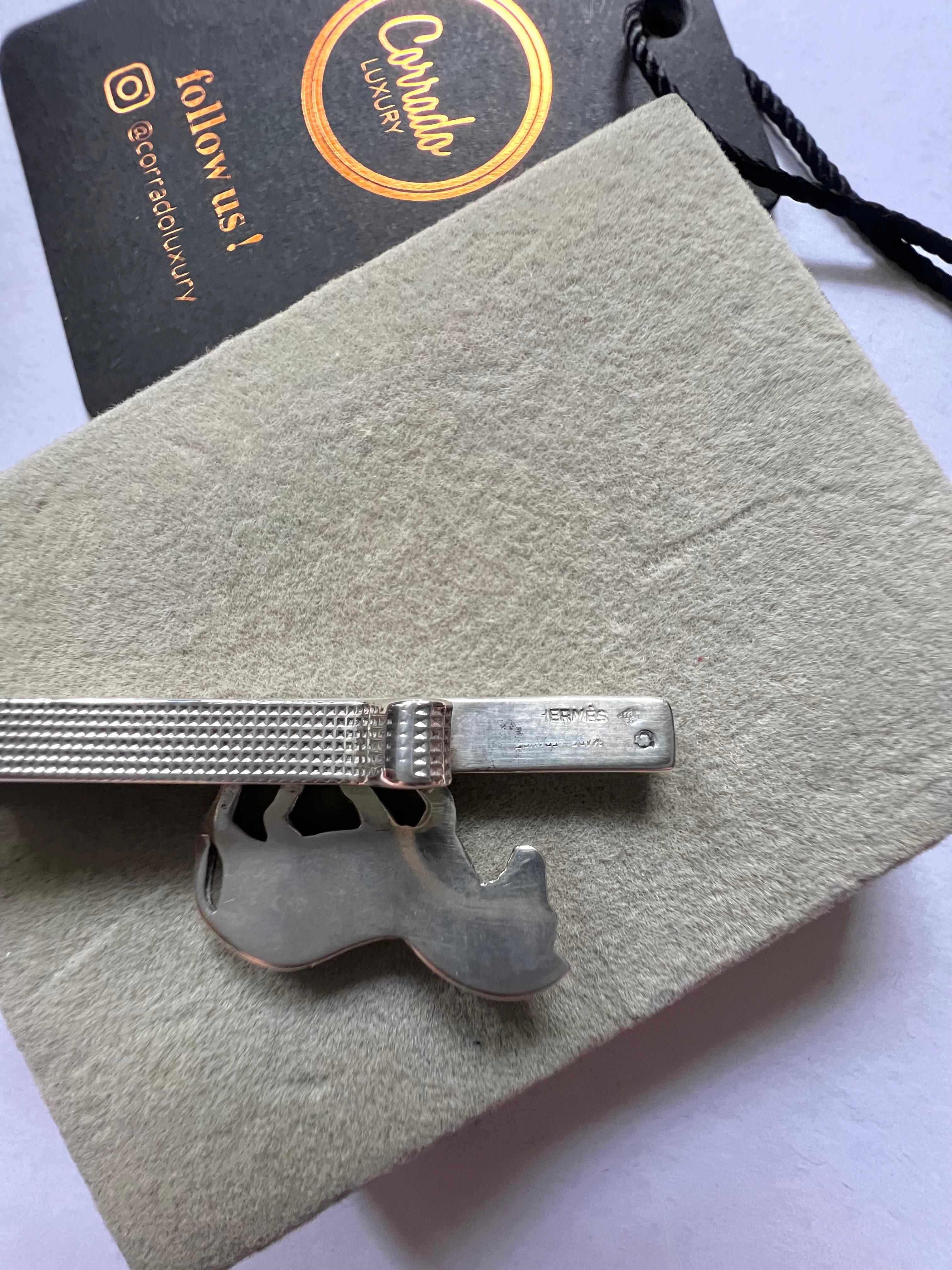 HERMÈS - Fermacravatta in argento 925 con Zebra in vendita 1