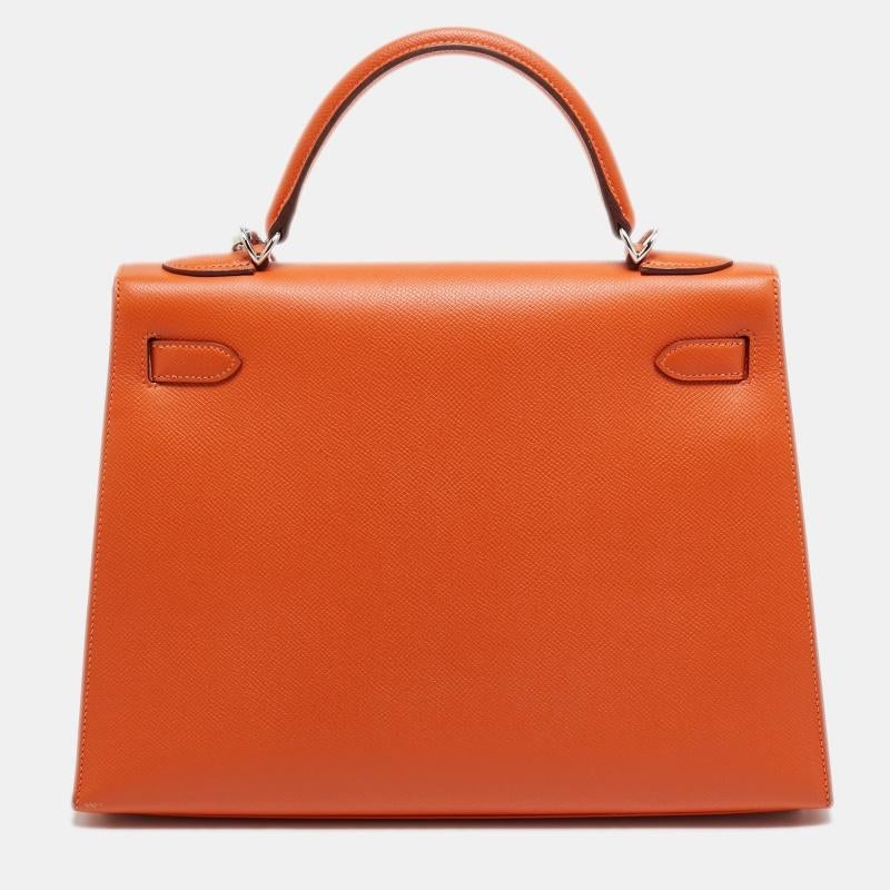 When it comes to beautiful bags, there are hardly any that can come close to the Hermès Kelly. It is a creation filled with beauty, utility, and value. We have here the Kelly Black Sellier 32 in silver-finished hardware. Carefully hand-stitched to