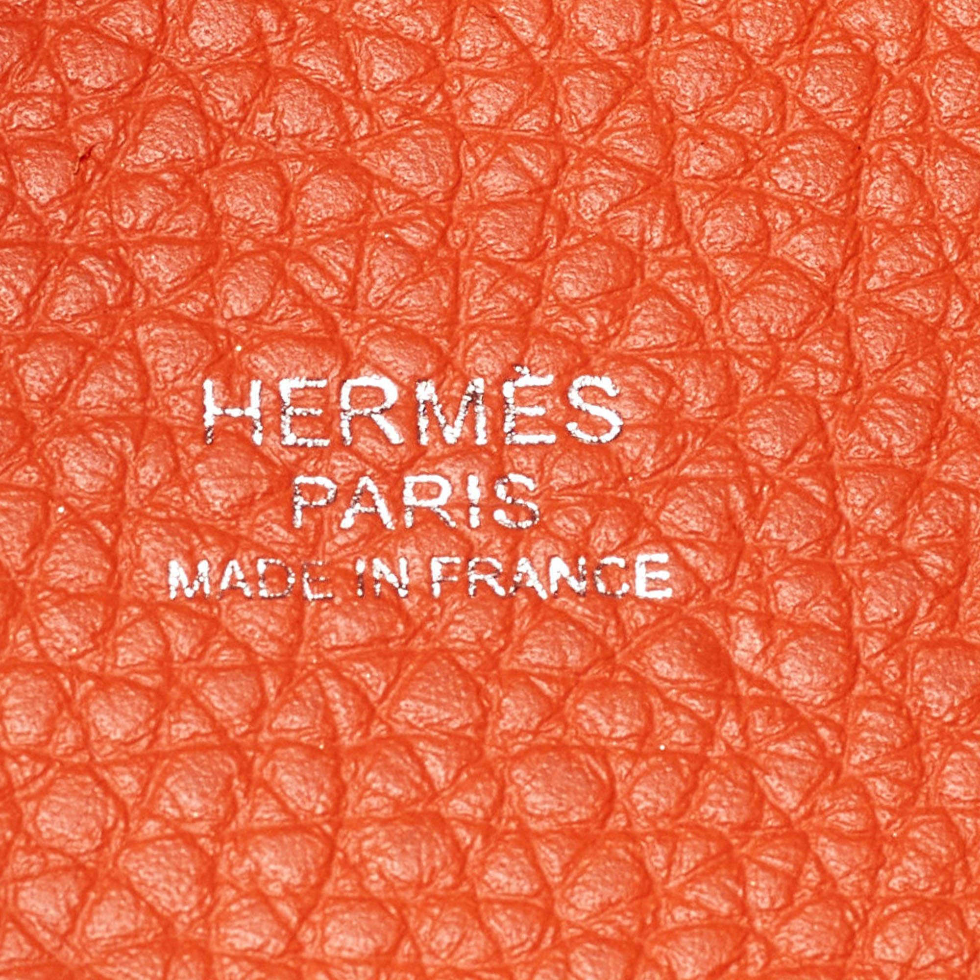 Hermes Feu Taurillion Clemence Leather Picotin Lock 18 Bag In Good Condition In Dubai, Al Qouz 2