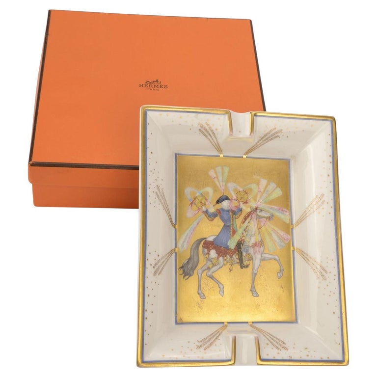 Hermès Les Jardins d'Arménie Cendrier Cgange Plateau Porcelaine Or Arménie - En vente sur France