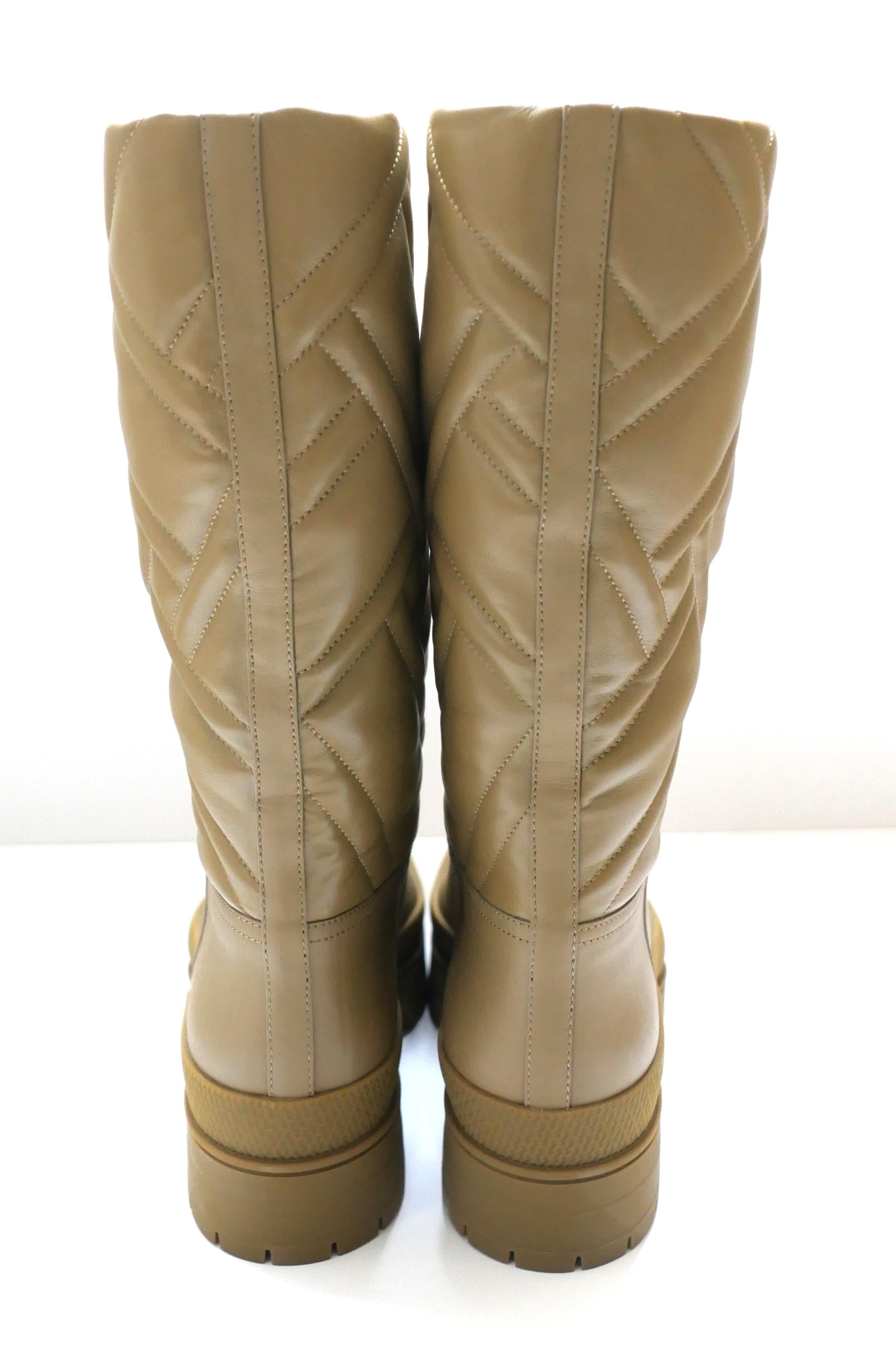 De las mujeres Botas Hermes Fiji Piel Acolchada Mosaique Camel en venta