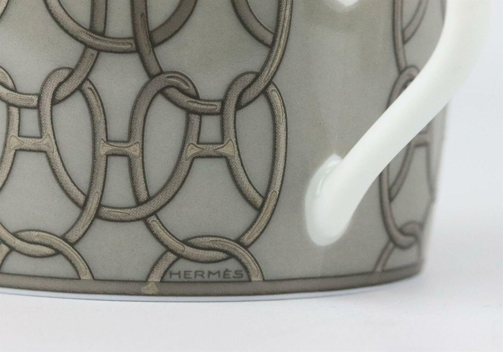 Hermès Fil D'Argent Set di 2 tazze da colazione in porcellana platino In condizioni ottime a London, GB