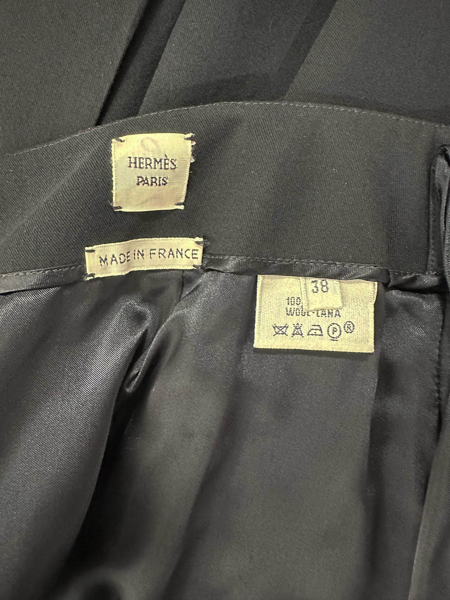 Hermes Fine Black Wool Stitch Down Pleated Skirt 38 For Sale 10