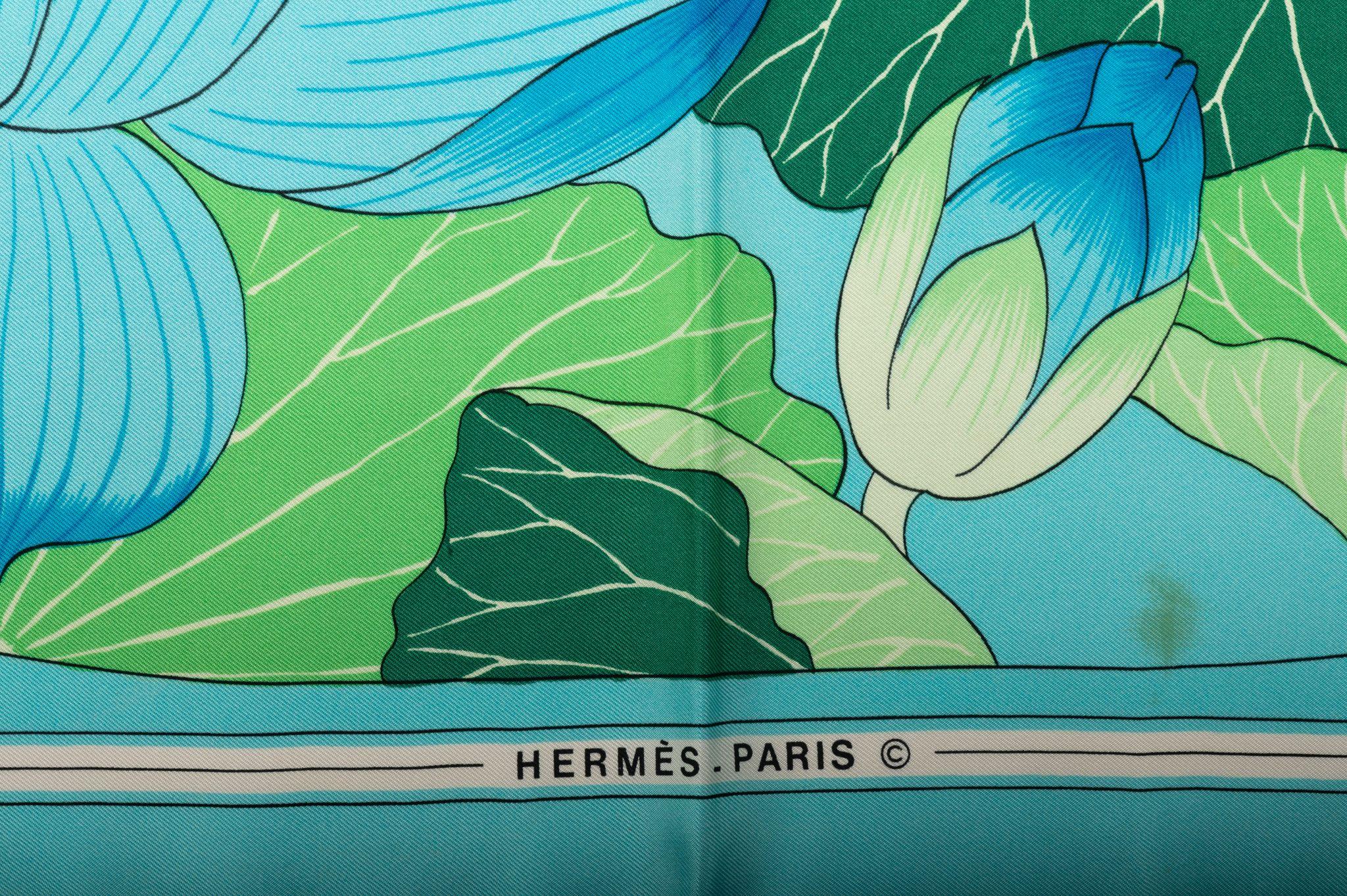 Women's or Men's Hermès Fleurs de Lotus Scarf, Vauzelles For Sale