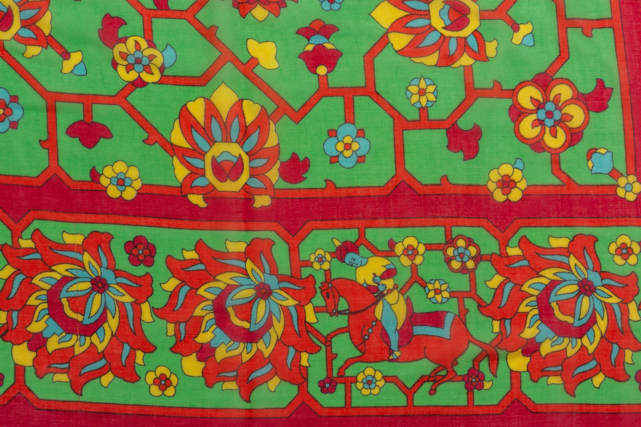 Hermès Blumen Strand Baumwolle Sarong im Zustand „Hervorragend“ im Angebot in West Hollywood, CA