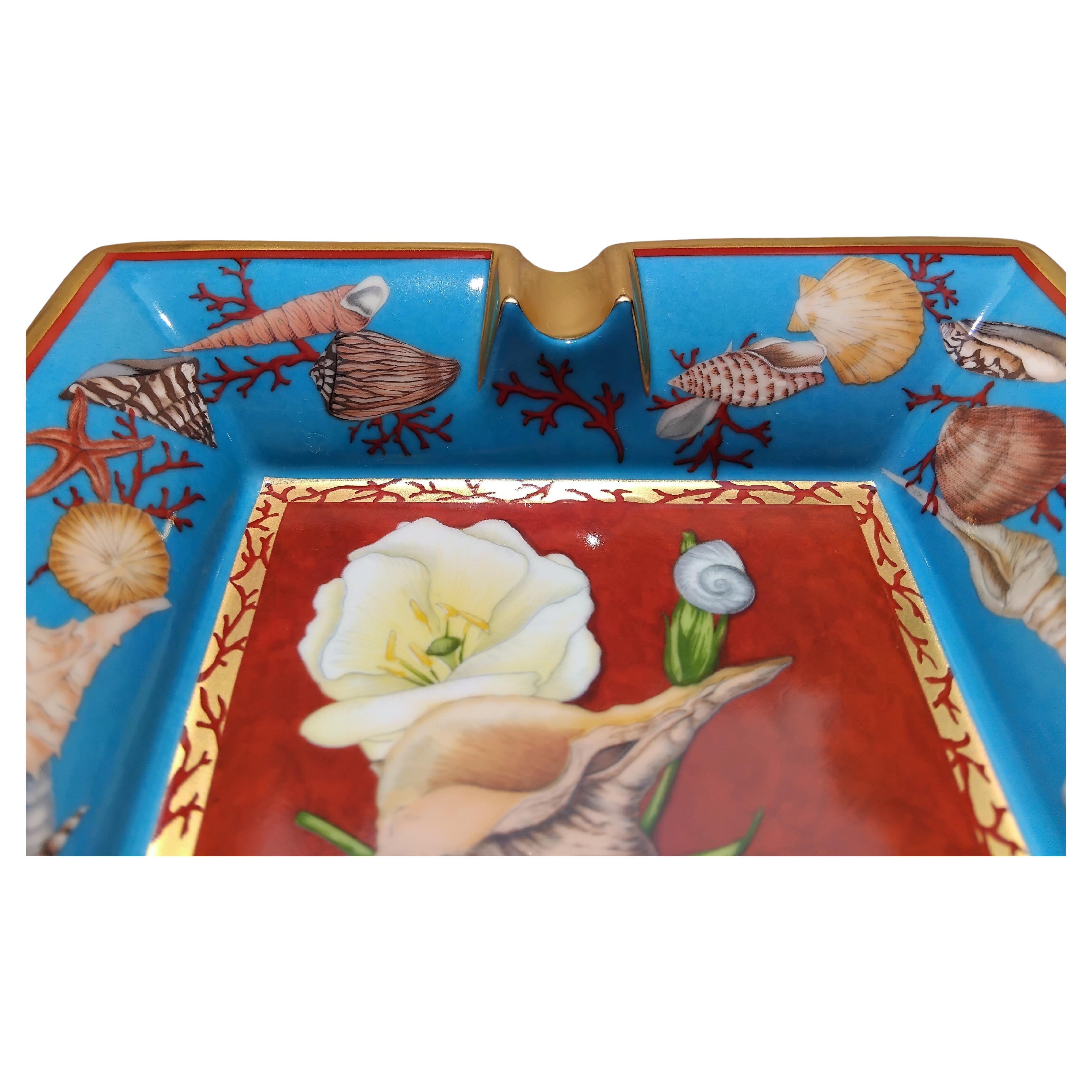 Hermès Flowers Seashells Print Ashtray Change Tray Porcelain Gold For Sale 8