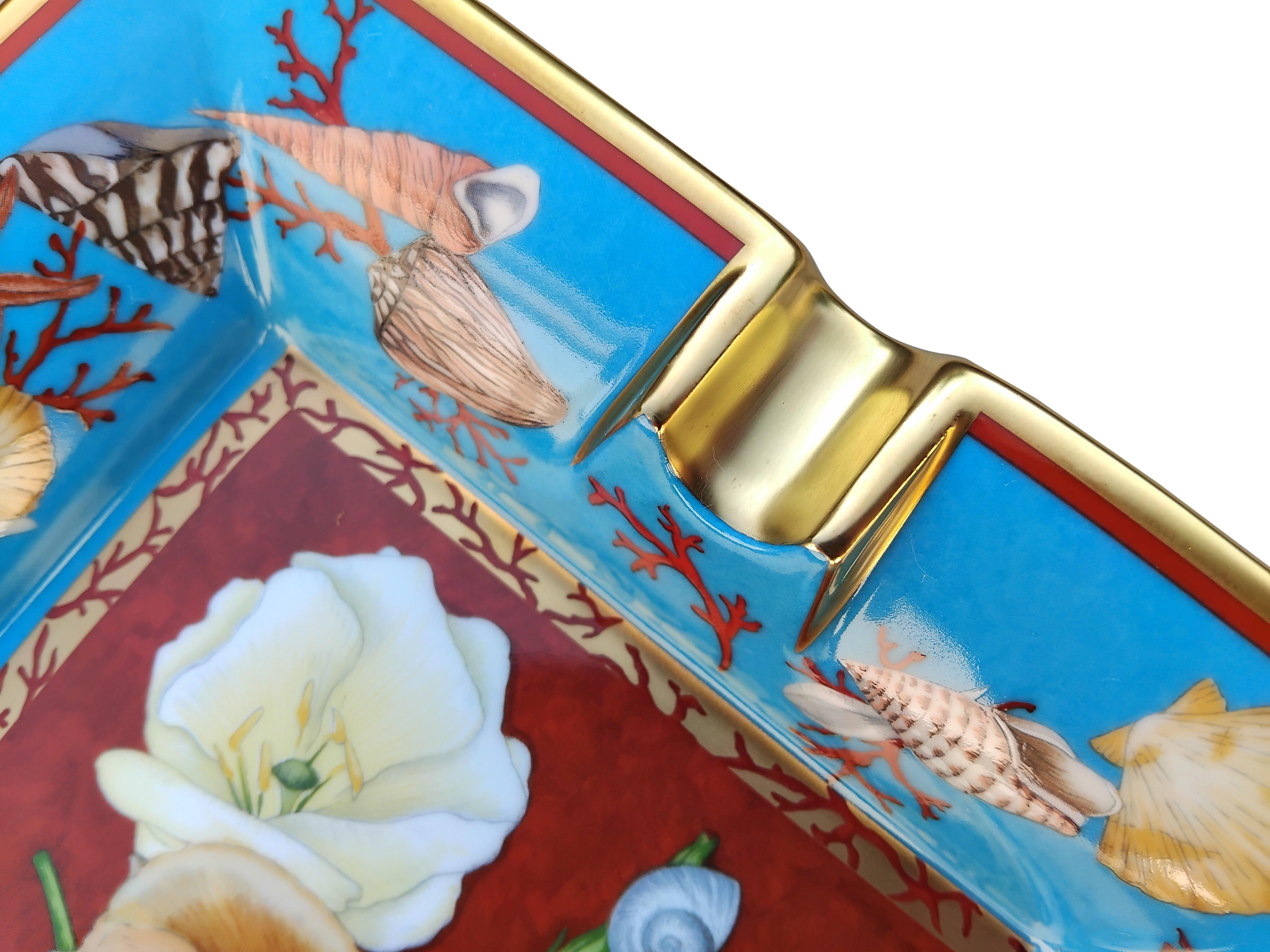 Hermès Flowers Seashells Print Ashtray Change Tray Porcelain Gold For Sale 3