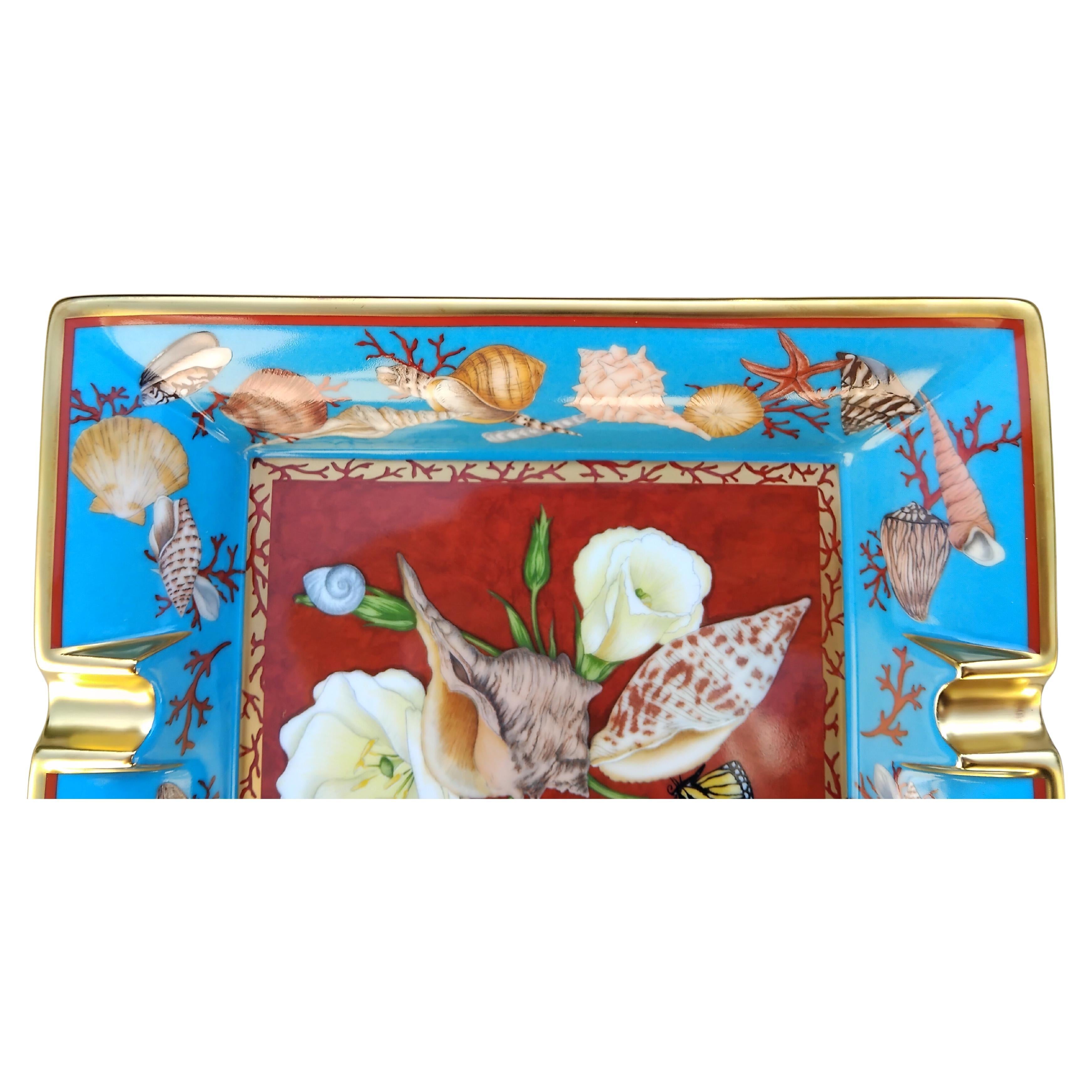 Brown Hermès Flowers Seashells Print Ashtray Change Tray Porcelain Gold For Sale