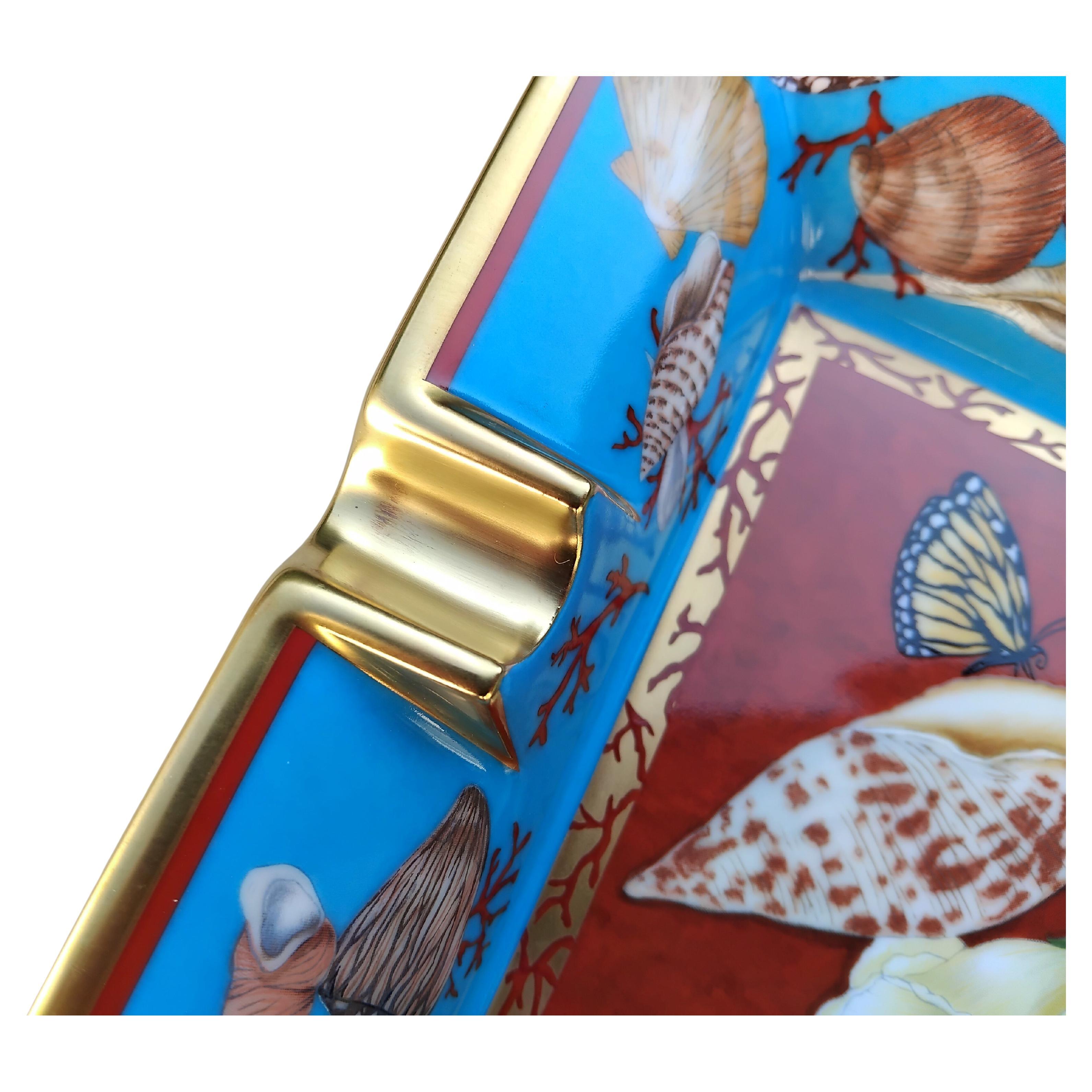 Hermès Flowers Seashells Print Ashtray Change Tray Porcelain Gold For Sale 2