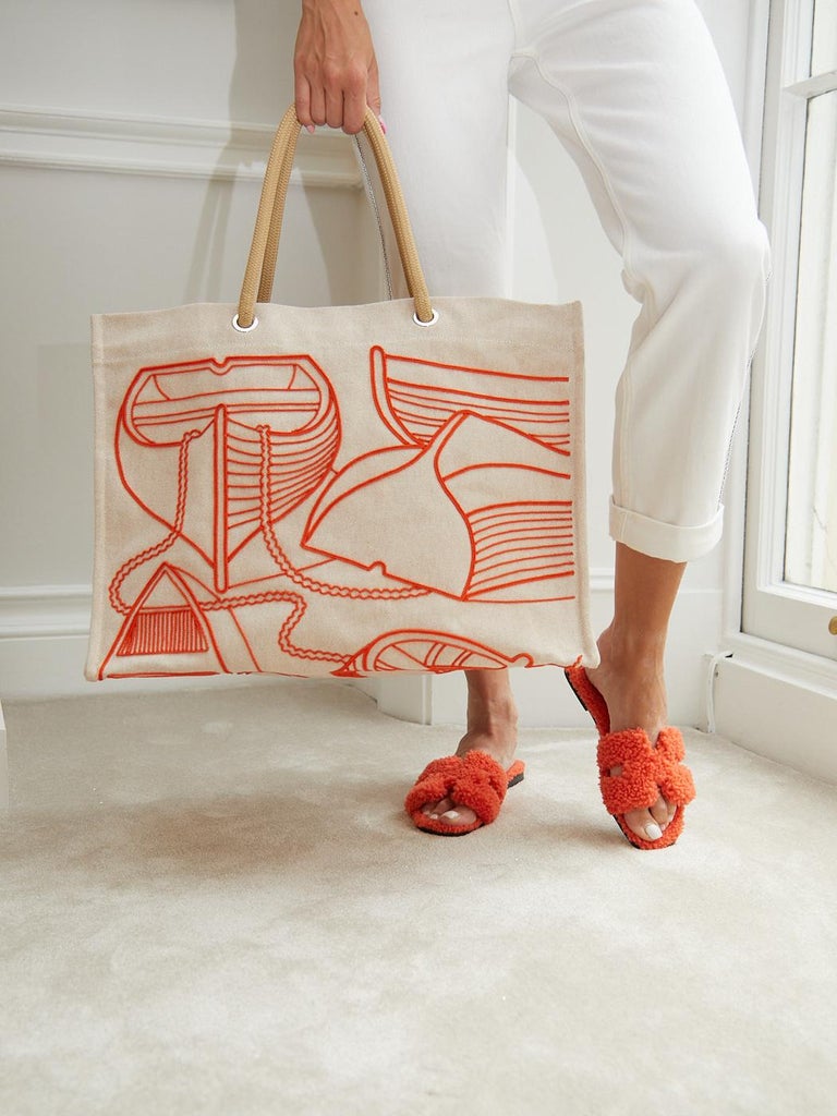HERMÈS FLUFFY ORAN SANDAL Orange Taille 38 En vente sur 1stDibs