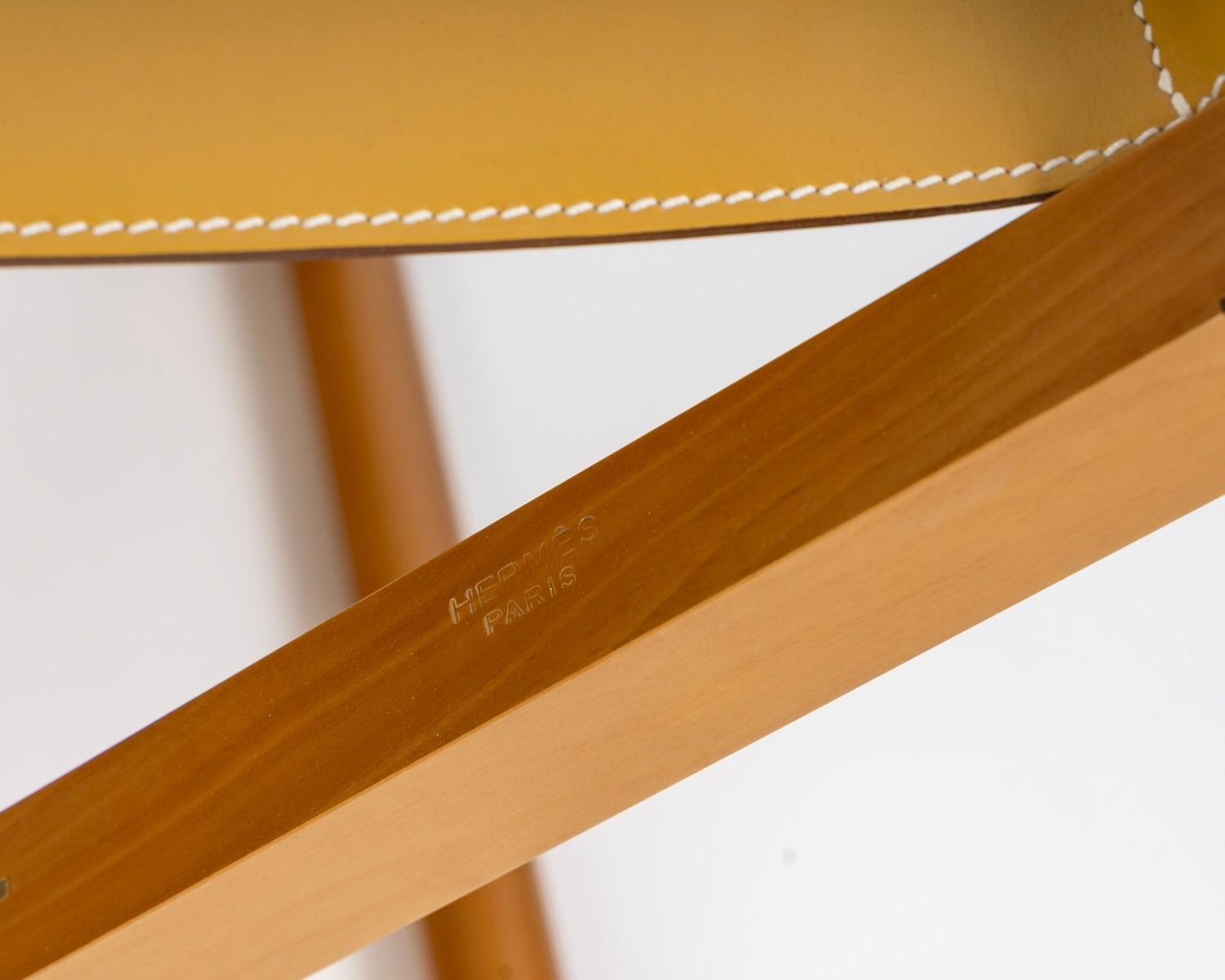 Hermès - Sillón Plegable Y Taburete Plegable Pippa Piel Y Madera en venta 6