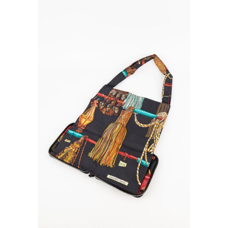 Beige Hermès Folding Black Leather Silky Pop Bag