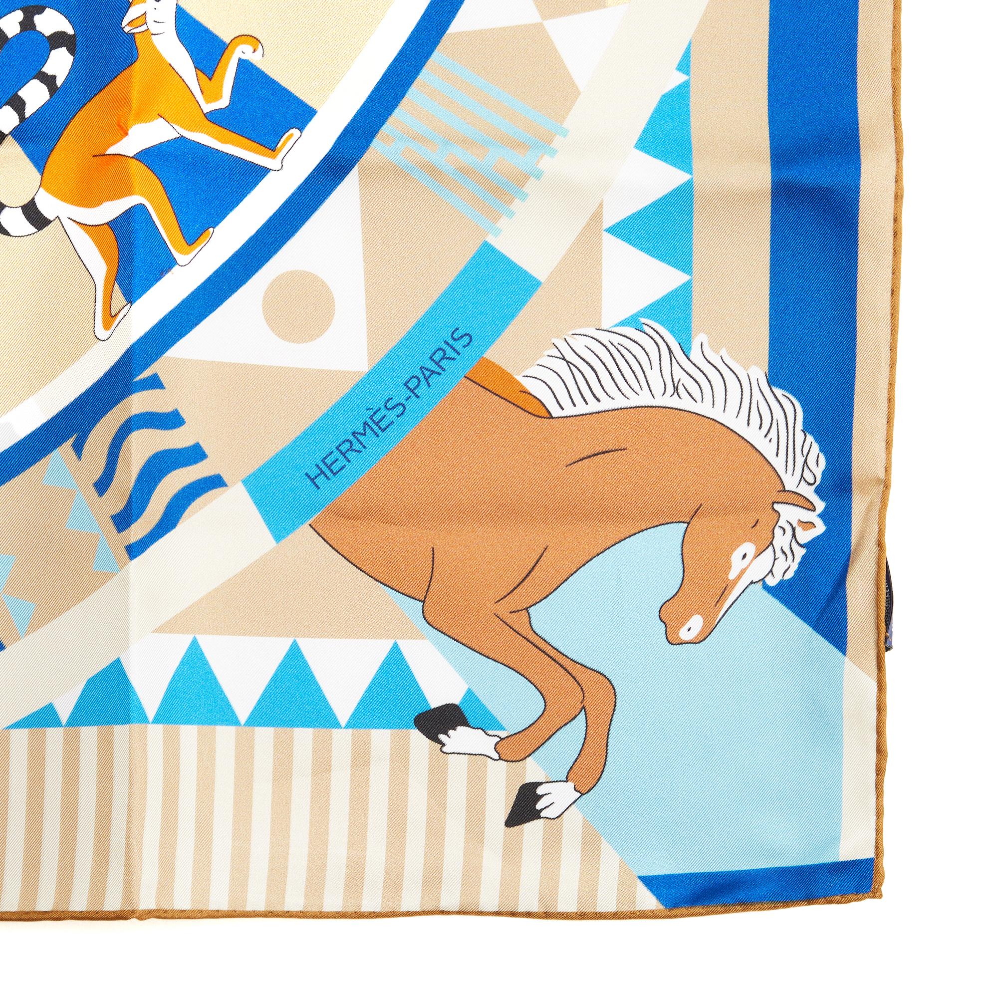 Beige Hermès Foulard Carre 90 Le Carrousel du Tigre Royal 2025 Écharpe en sergé de soie Hermès en vente