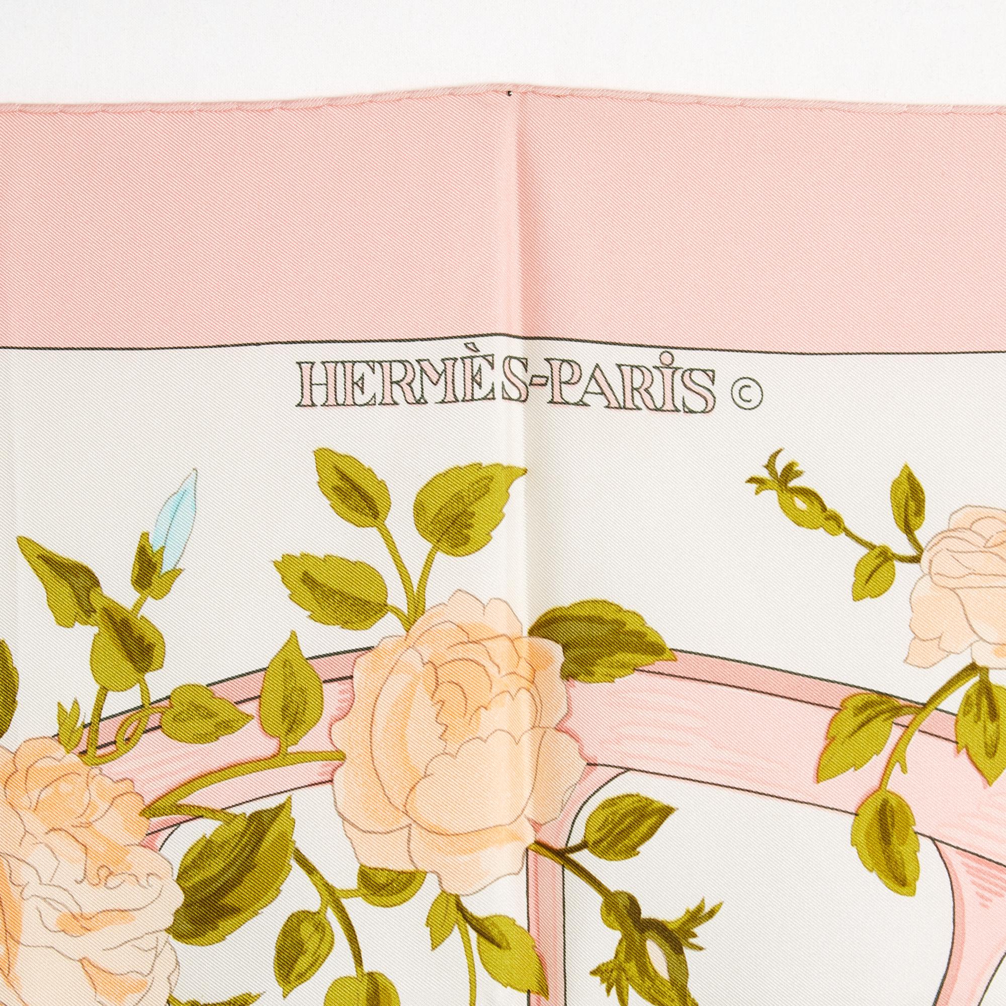 Hermès Foulard Carré 90 Romantique 1990 Pink Silk Twill Scarf Carre Hermes Excellent état - En vente à PARIS, FR