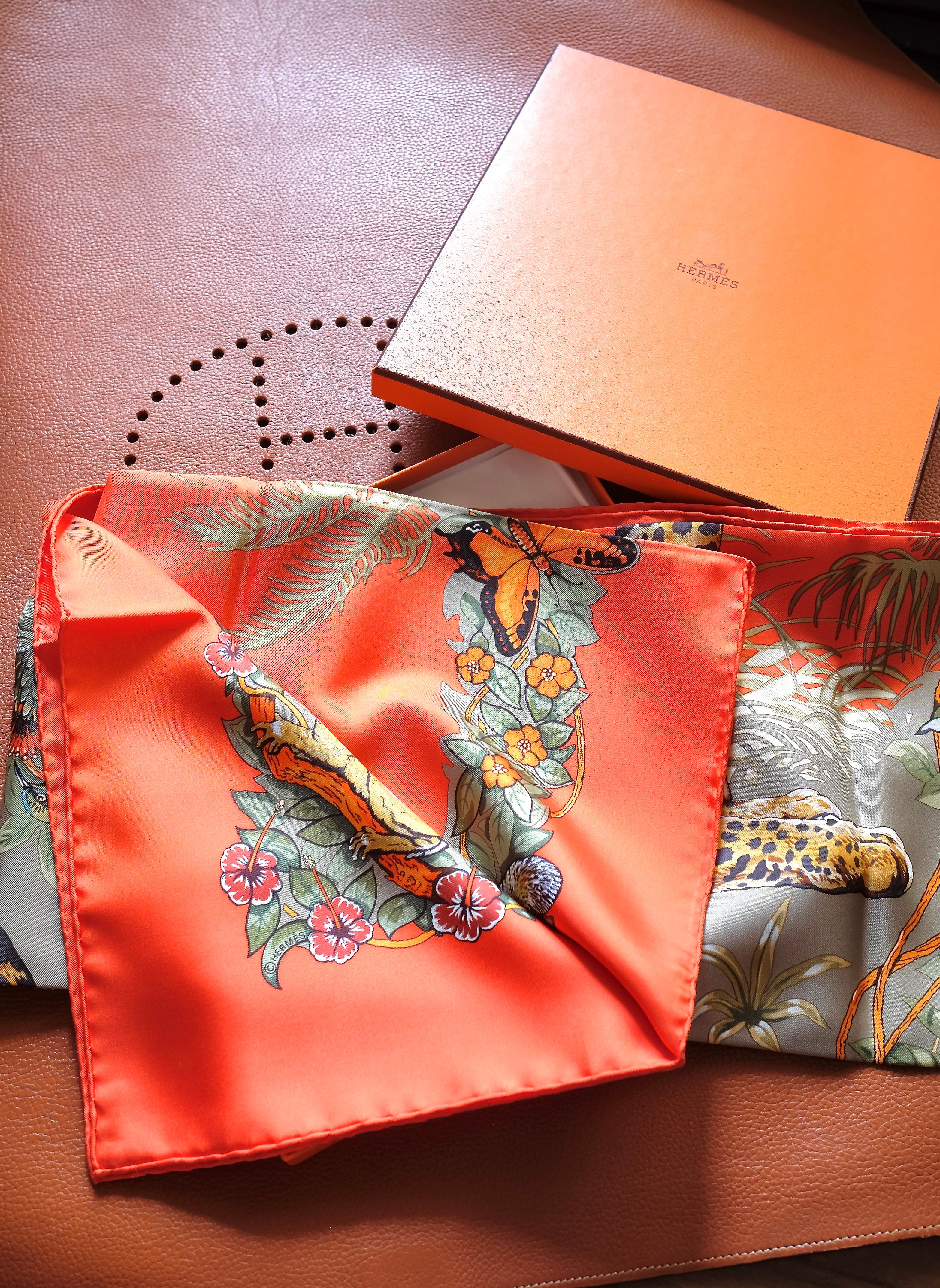 HERMÈS - Iconic silk scarf 90x90 
