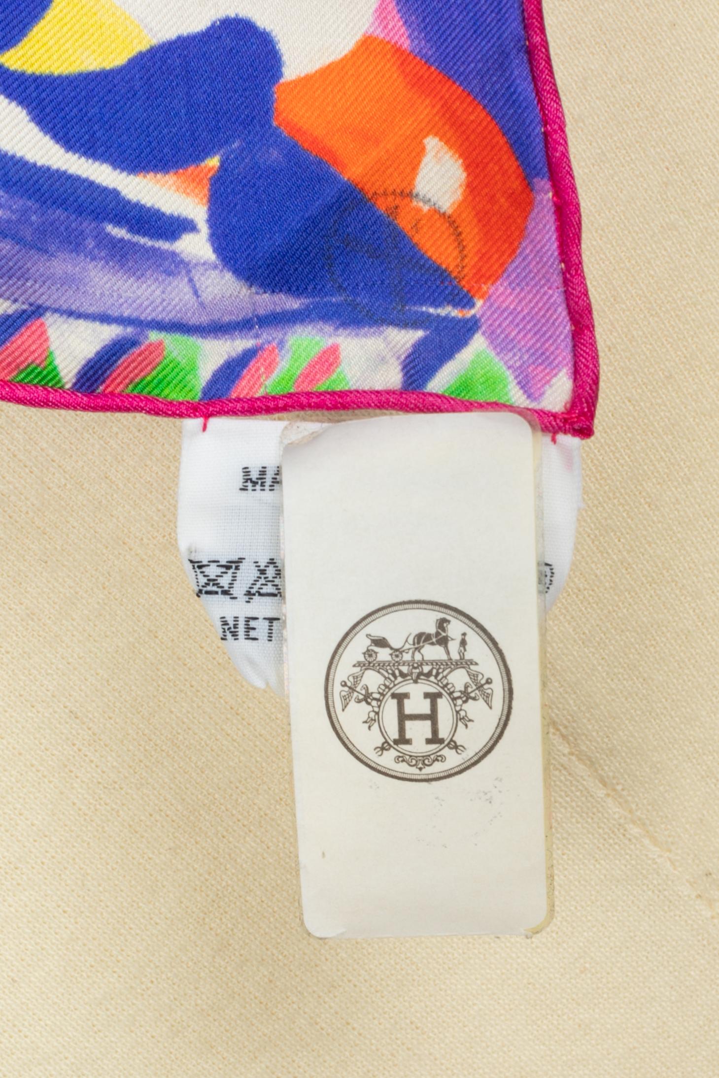 Foulard Hermès 'Larubizana el escudo de la Belleza' en venta 2