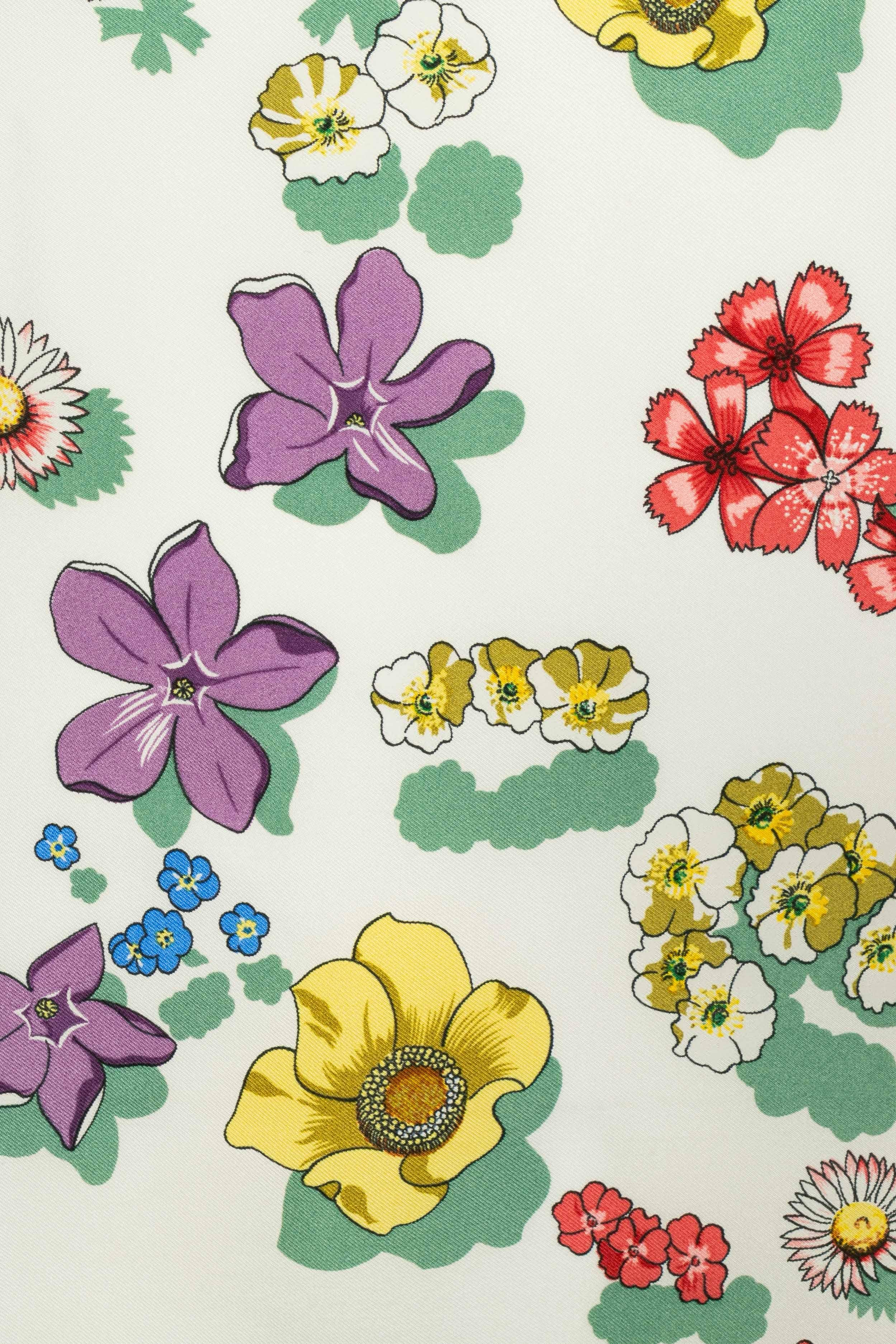 Femenino o masculino Foulard Hermès 'Flores de montaña en venta