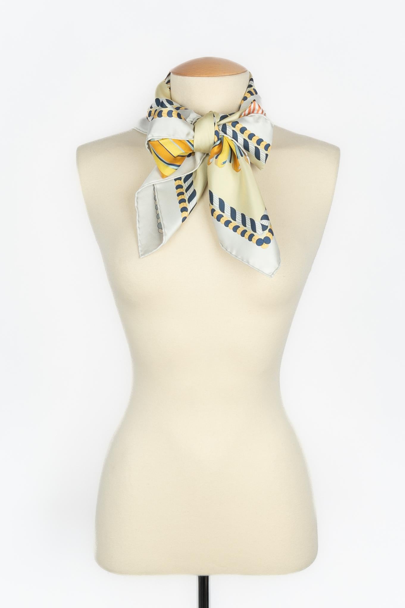 Hermès foulard / scarf 'Gala shoulder pads' 4