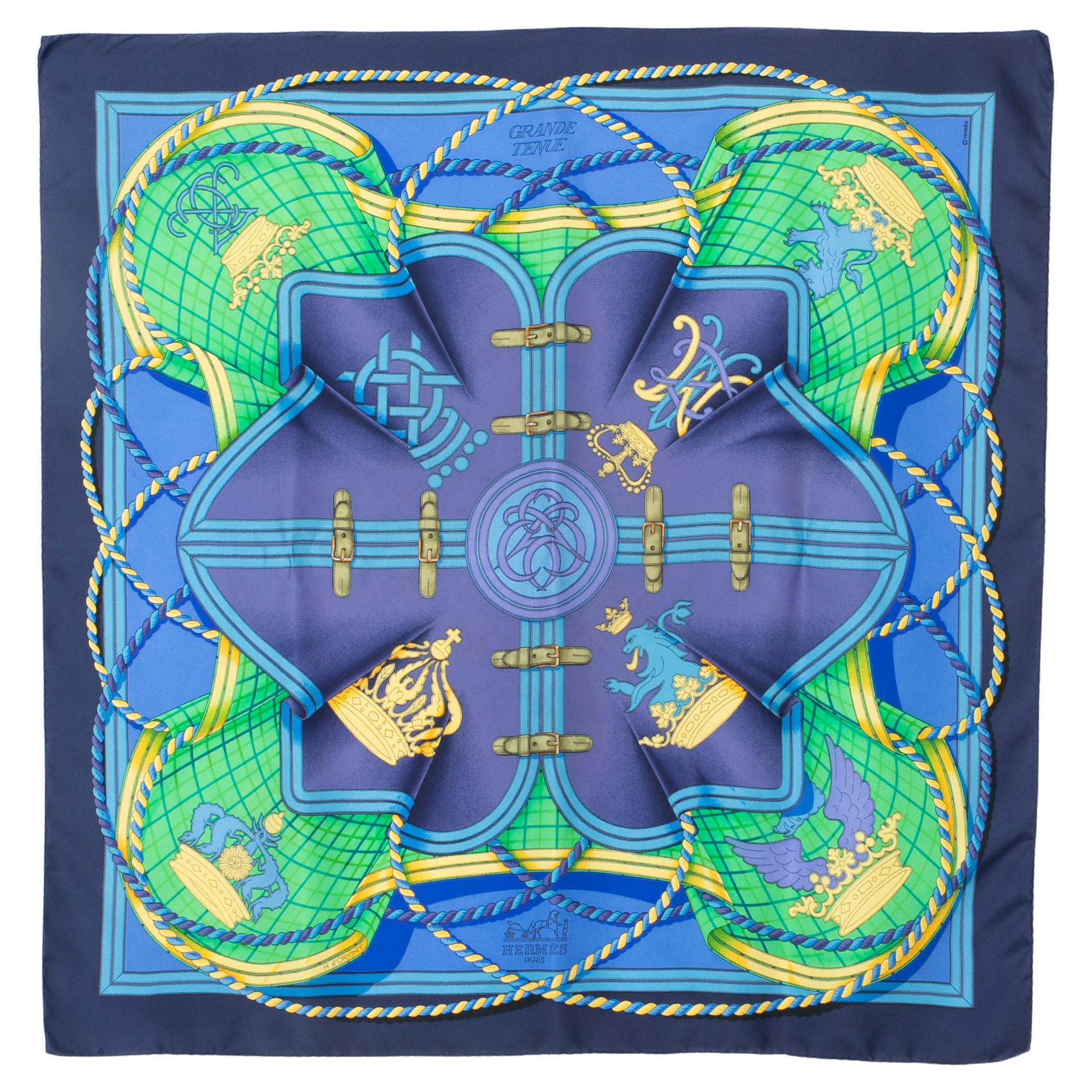 Hermès foulard / scarf 
Grande tenue
