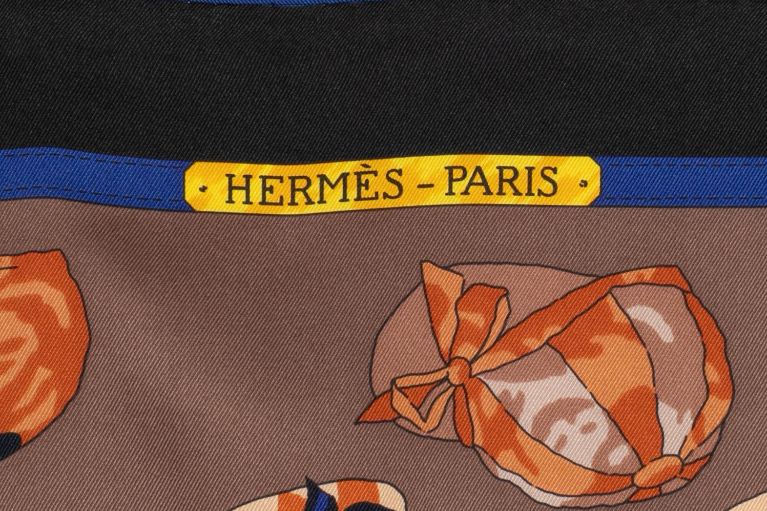 Hermès foulard / scarf 'Jockey' In Excellent Condition For Sale In SAINT-OUEN-SUR-SEINE, FR