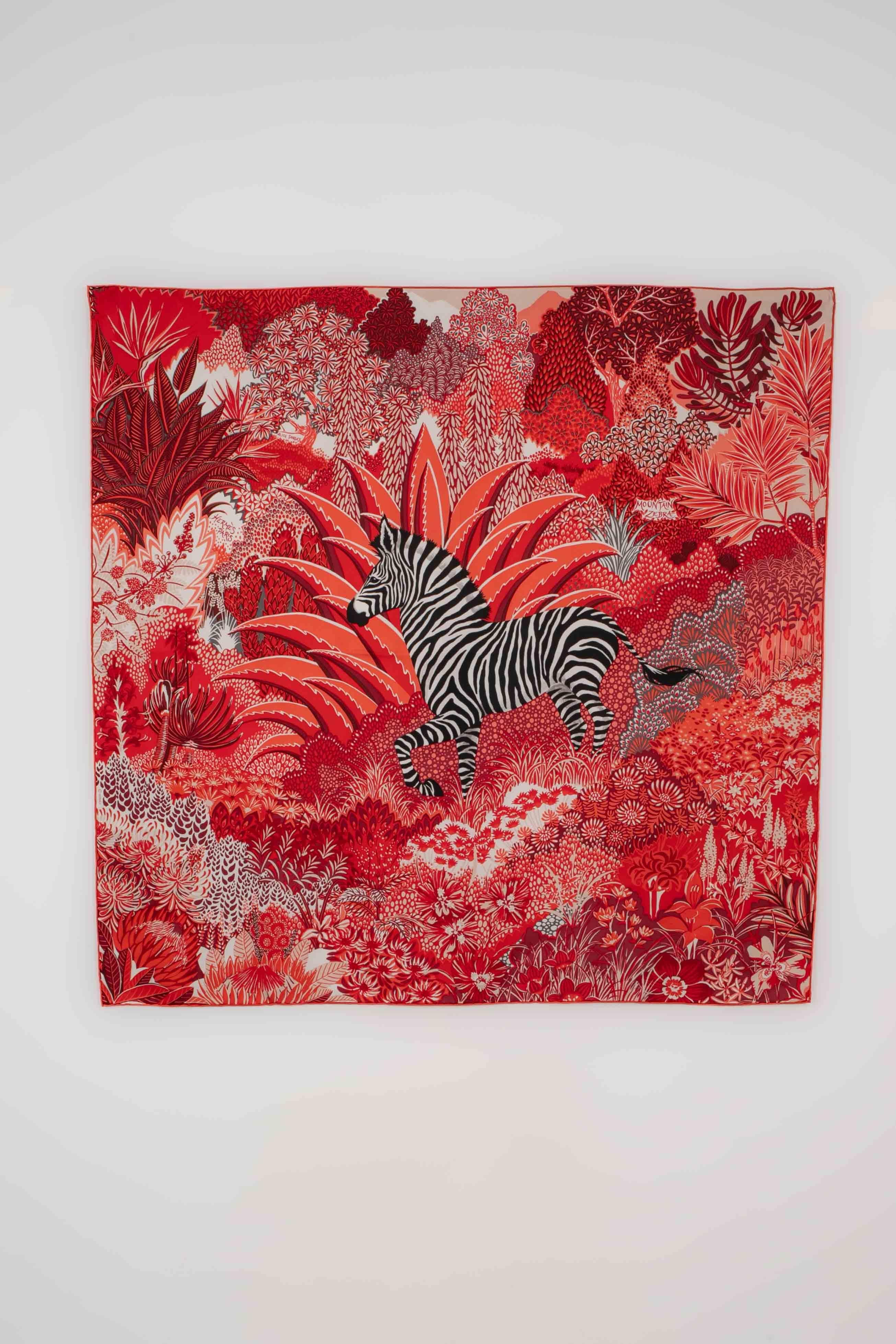 HERMÈS - (Made in France) Silk foulard with the Mountain zébra pattern designed by Alice Shirley, produced in 2019/2020.

Condition:
Very good condition

Dimensions:
90 cm x 90 cm

SKU:FFH39