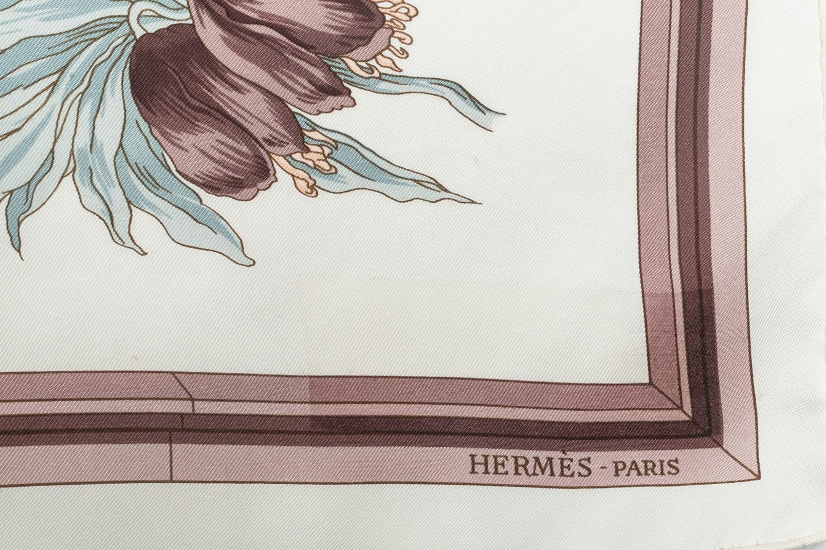 Hermès foulard / scarf 'Quai aux fleurs' Pour femmes en vente