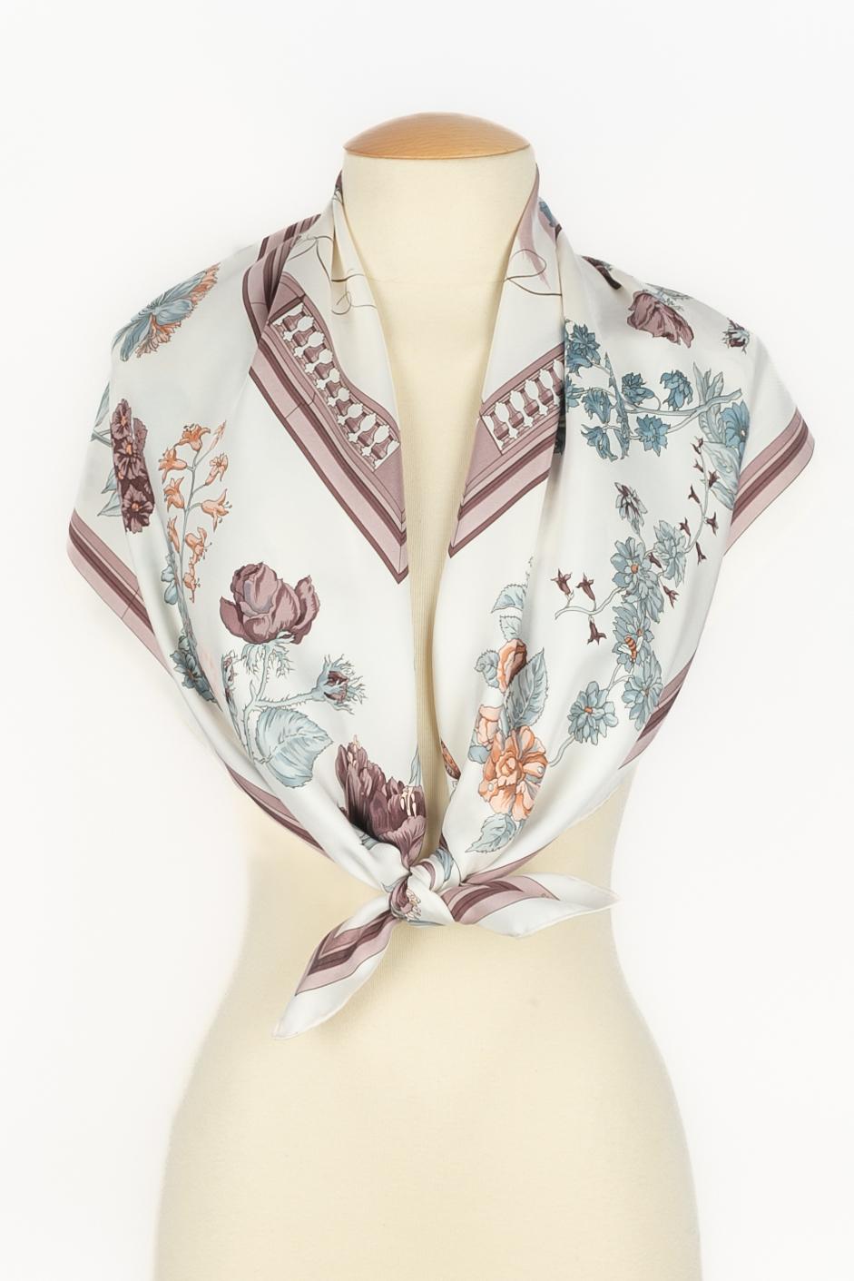 Hermès foulard / scarf 'Quai aux fleurs' en vente 2