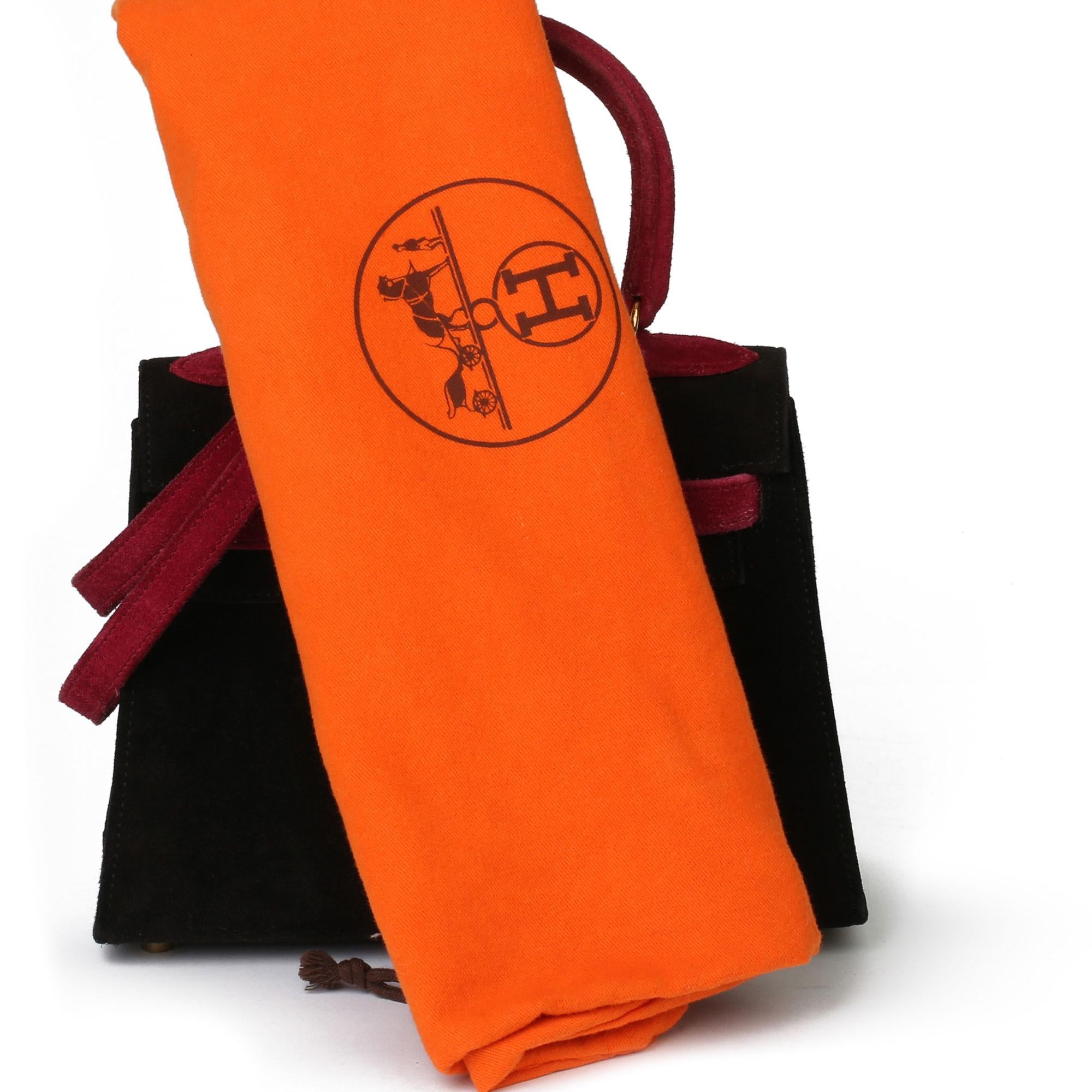 Hermès Framboise & Black Veau Doblis Suede Vintage Kelly 20cm Sellier en venta 5