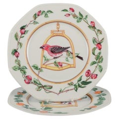 Hermès, Francia. Dos platos de porcelana con motivos de pájaros. Finales del siglo XX
