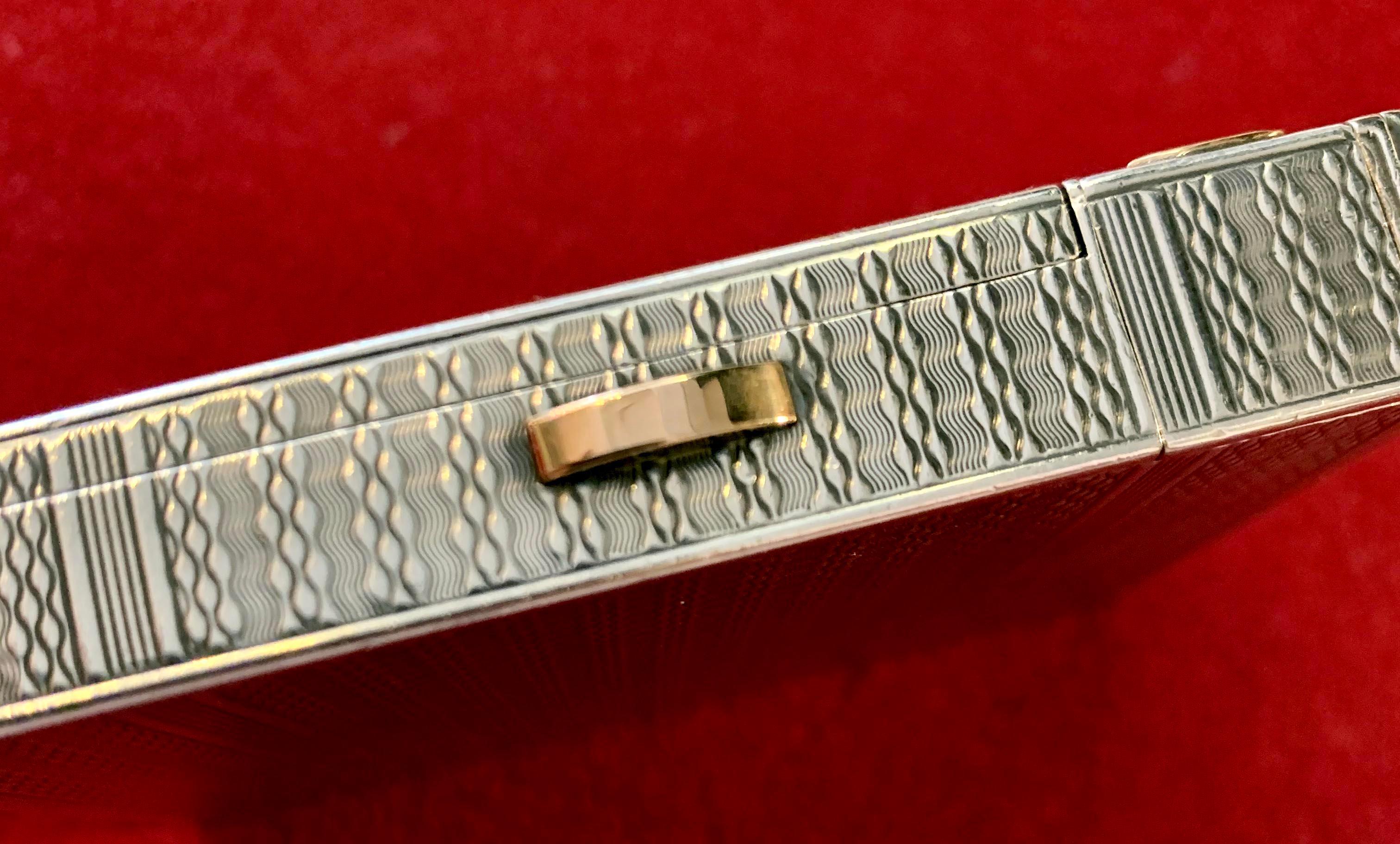 Art déco Boîte à poudre avec rouge à lèvres Hermès French Art Deco Silver and 18-Karat Gold en vente