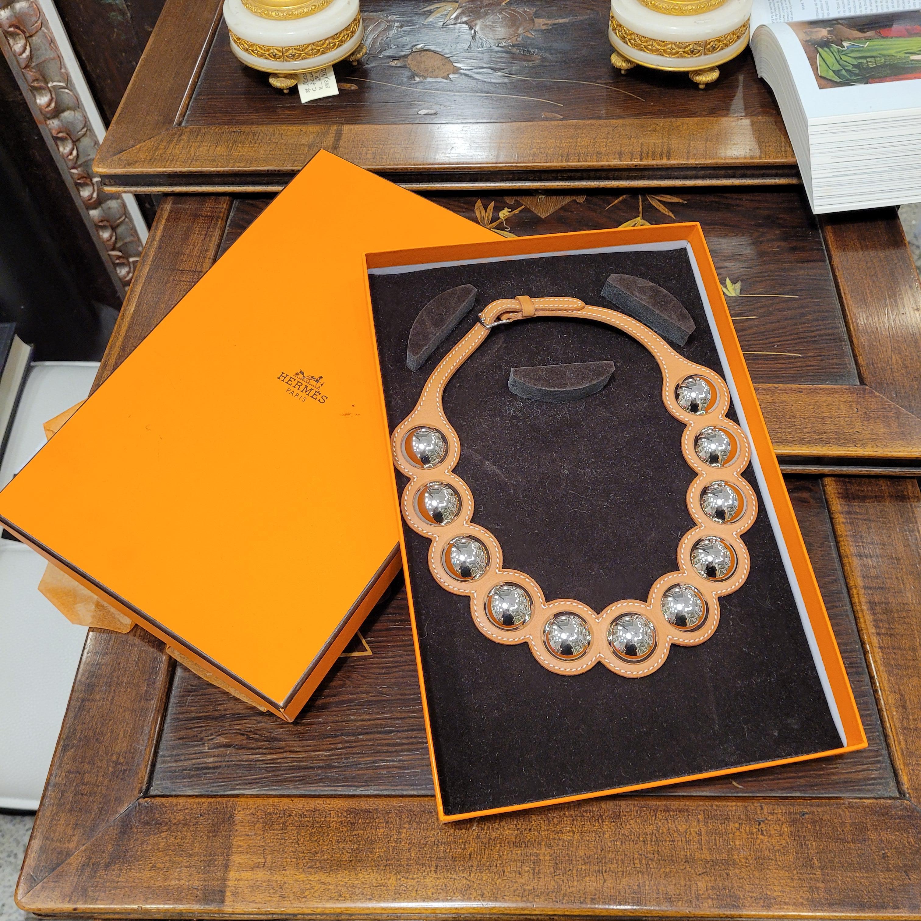 One of a kind Hermes French COLLAR for dog in camel  color calfskin and half sphere in silver plated metal (in its box , as in  new condition) 
Chien necklace by the prestigious French House ,Hermes, in camel-colored leather and decorated with