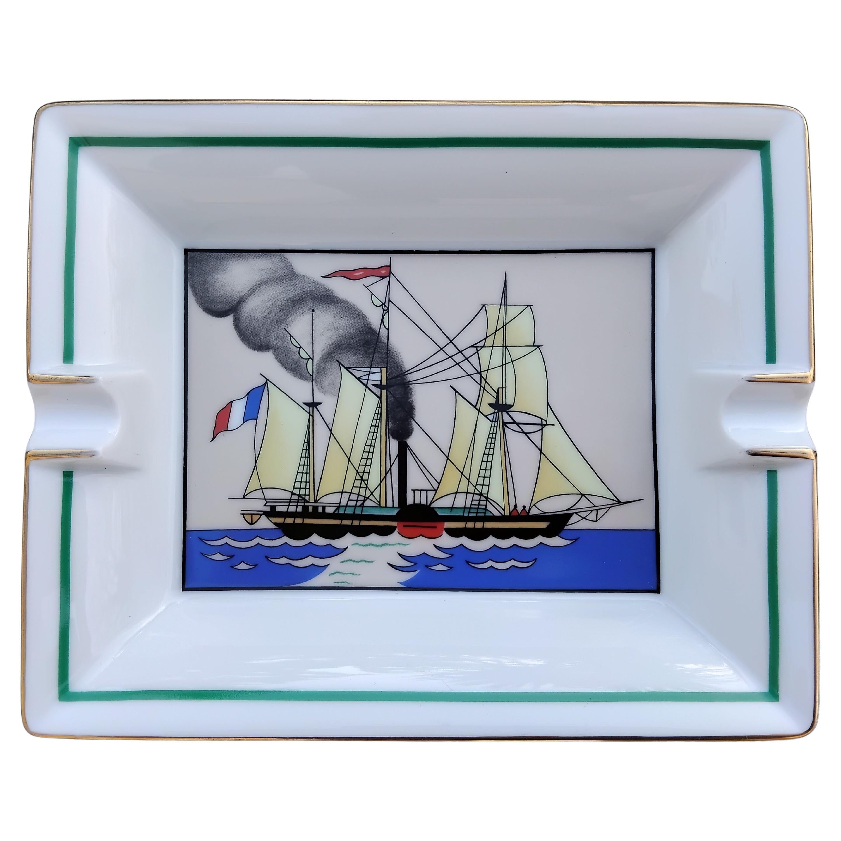 Hermès Frigate Sailing Ship Cigar Ashtray Change Tray Porcelain Gold