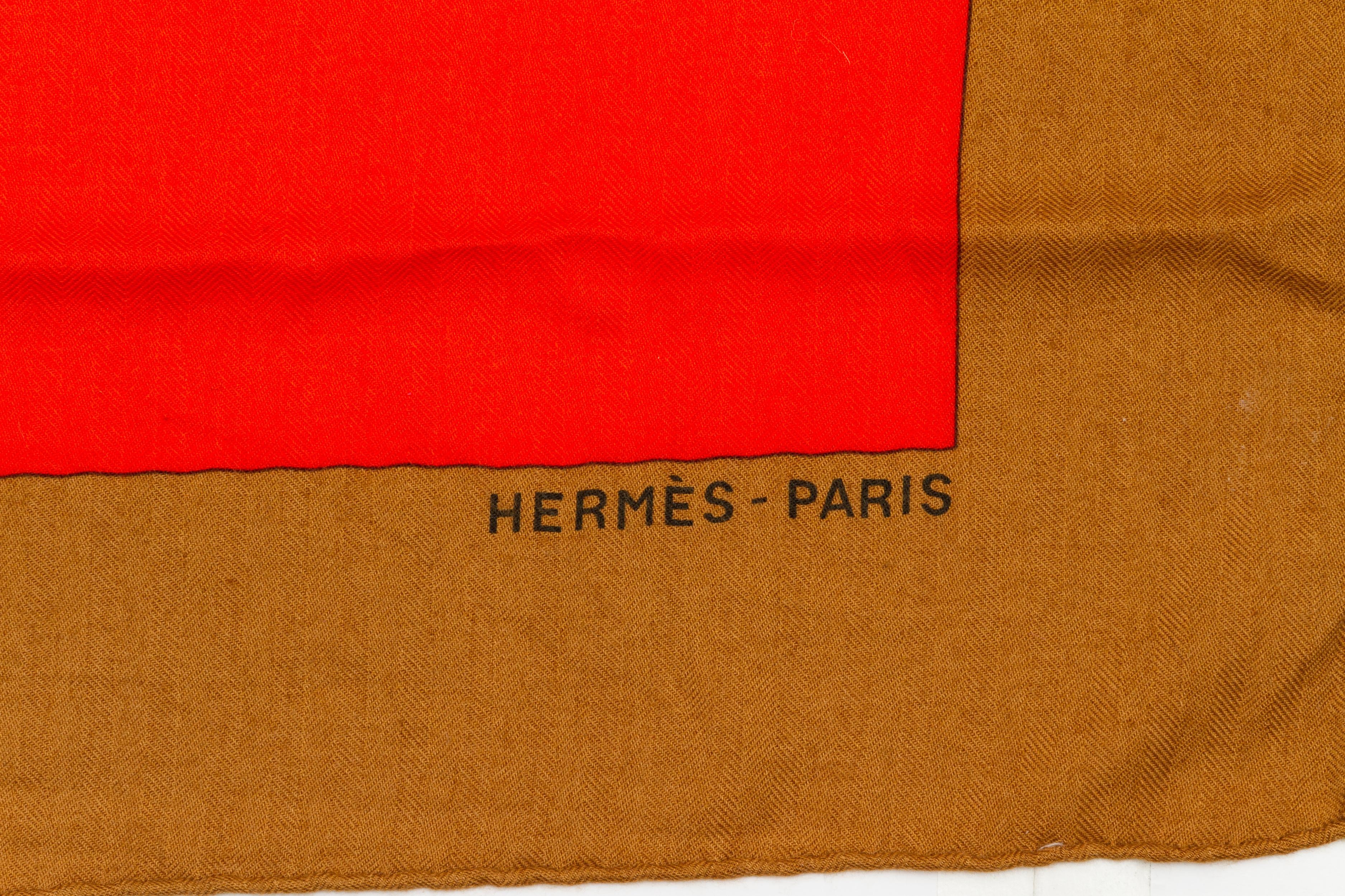 Marron Châle en soie cachemire à franges Hermès 137 cm en vente