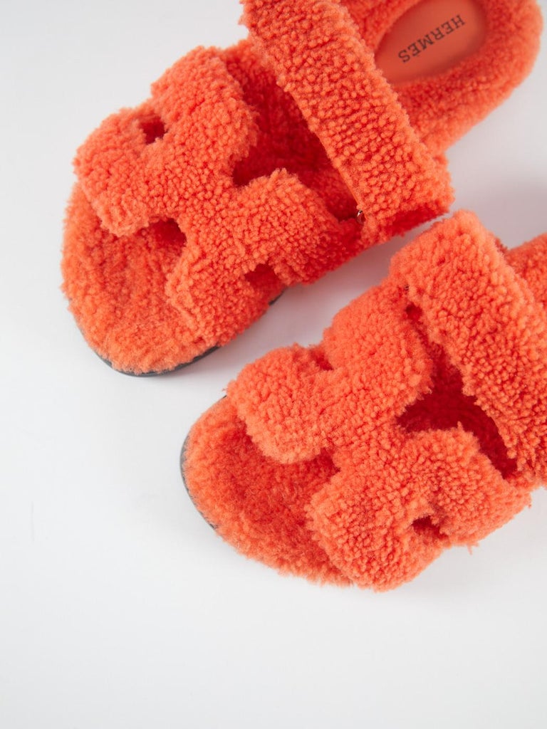 HERMÈS FULL SHEARLING CHYPRE SANDAL Orange Woolskin Size 37.5 For