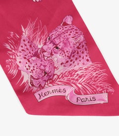 Hermès Maxi Twilly Maxi Slim Guepards en soie léopard Fuschia, Rose Vif & Prune