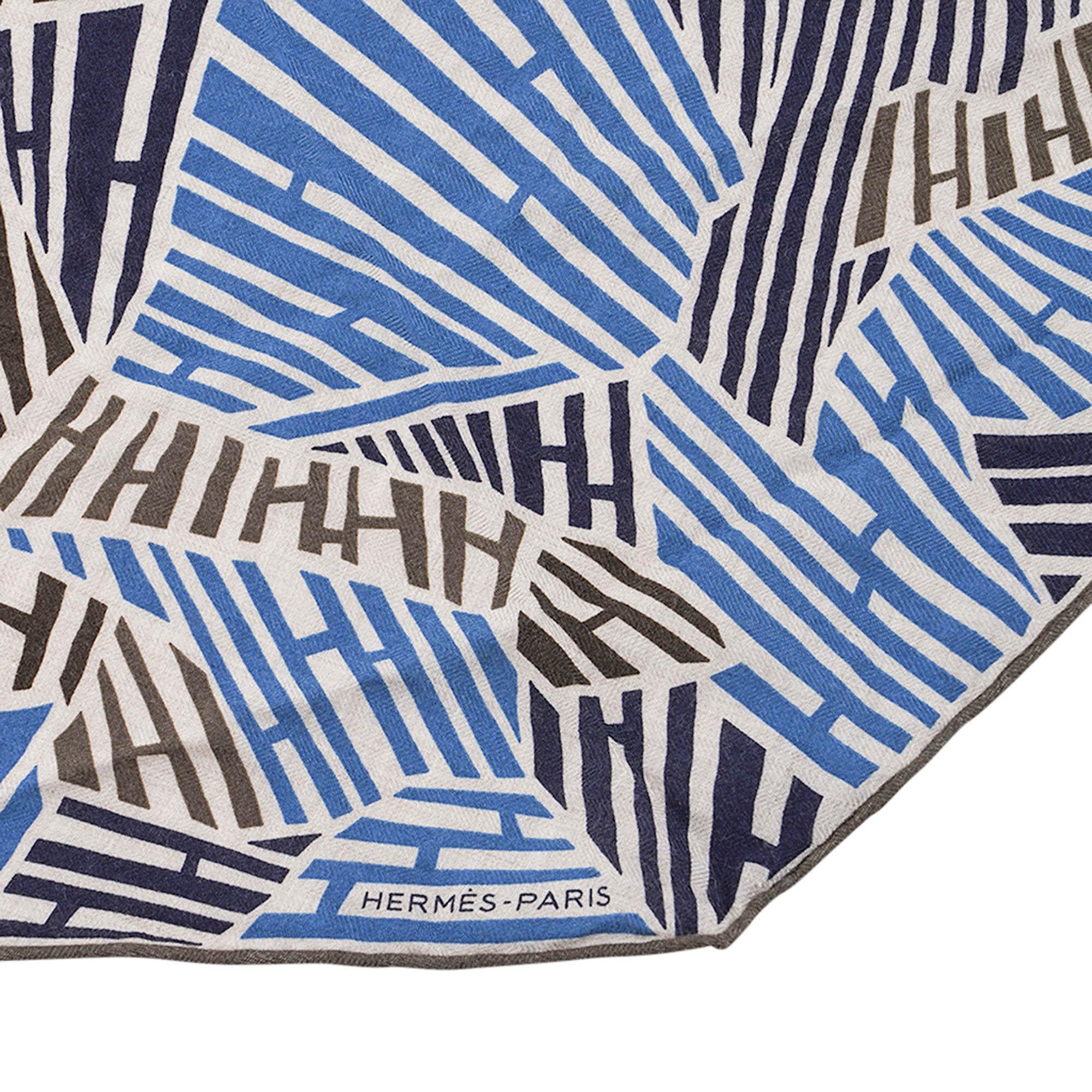 Hermes Galop'H Losange Triangle Scarf Naturel Blue Etoupe Cashmere and Silk For Sale 5