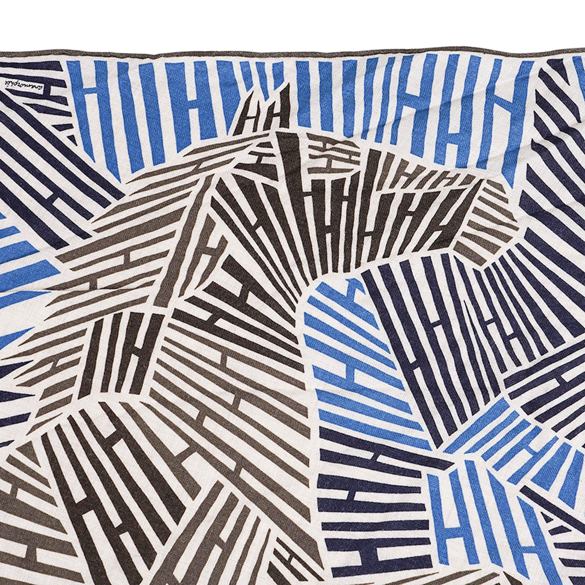 Hermes Galop'H Losange Triangle Scarf Naturel Blue Etoupe Cashmere and Silk In New Condition For Sale In Miami, FL