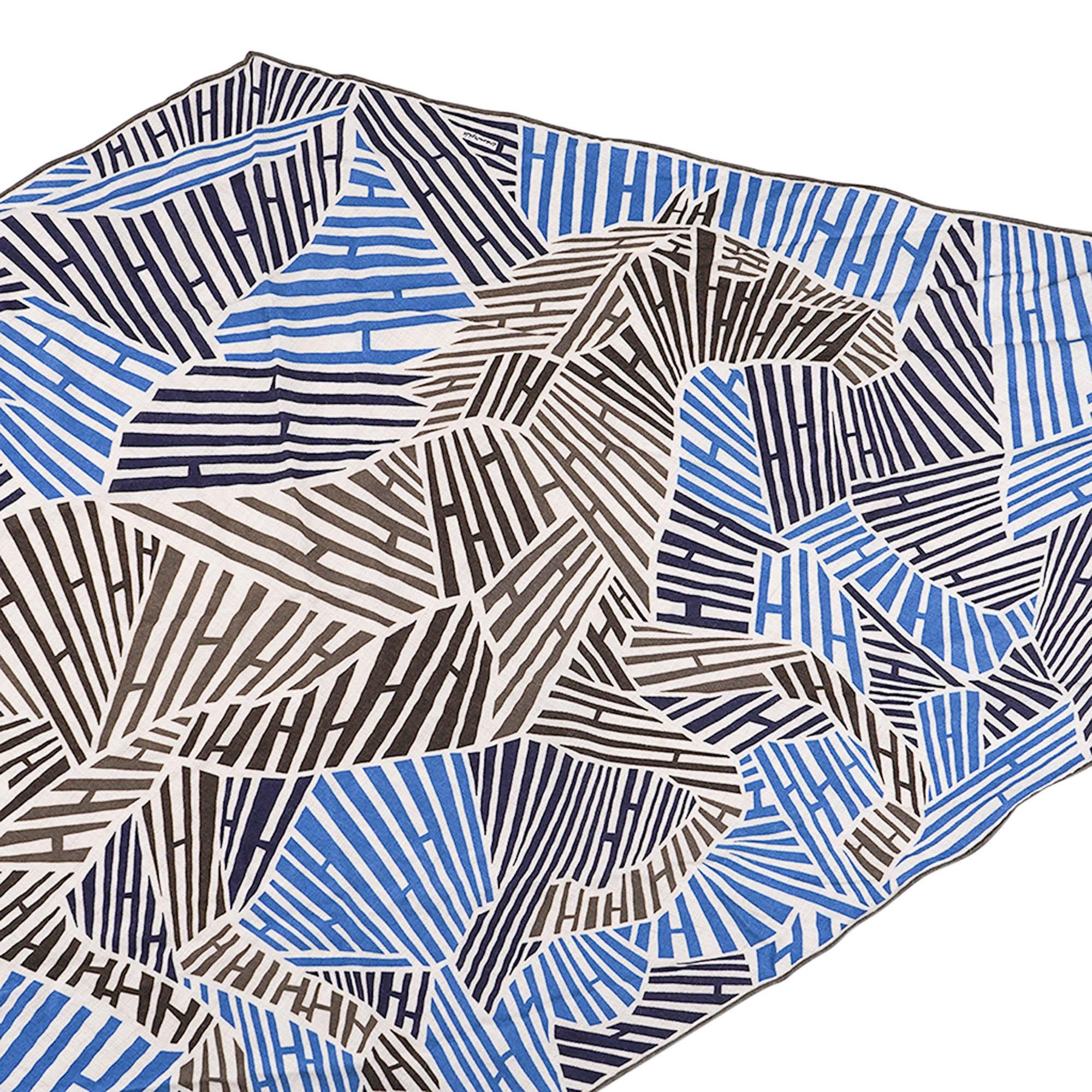 Hermes Galop'H Losange Triangle Scarf Naturel Blue Etoupe Cashmere and Silk For Sale 1
