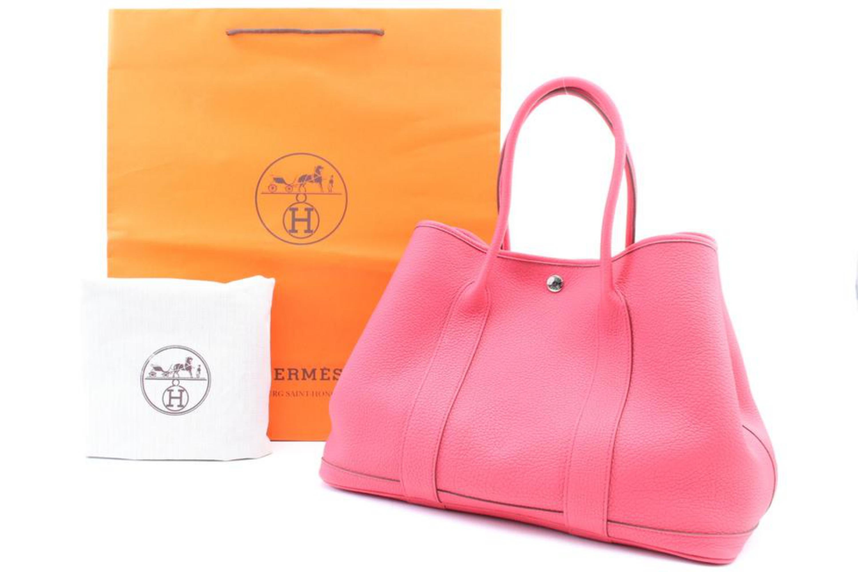 Date Code/Serial Number: Shown in Photo
Length: 14.25 in
Width: 7 in
Height: 10.25 in
Drop: 5.50 in
OVERALL EXCELLENT+/LIKE NEW CONDITION
( 9.5/10 or SA )
Includes Hermes Gift Bag and Dust Bag
Retail $4125
Signs of Wear: No significant wear. Barely