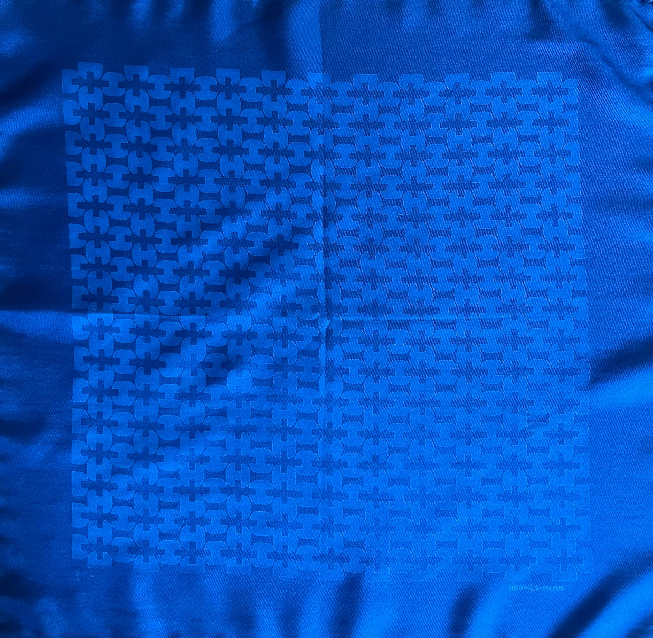 Hermès Gavroche Silk Scarf In Navy Blue In Good Condition For Sale In Palm Beach, FL