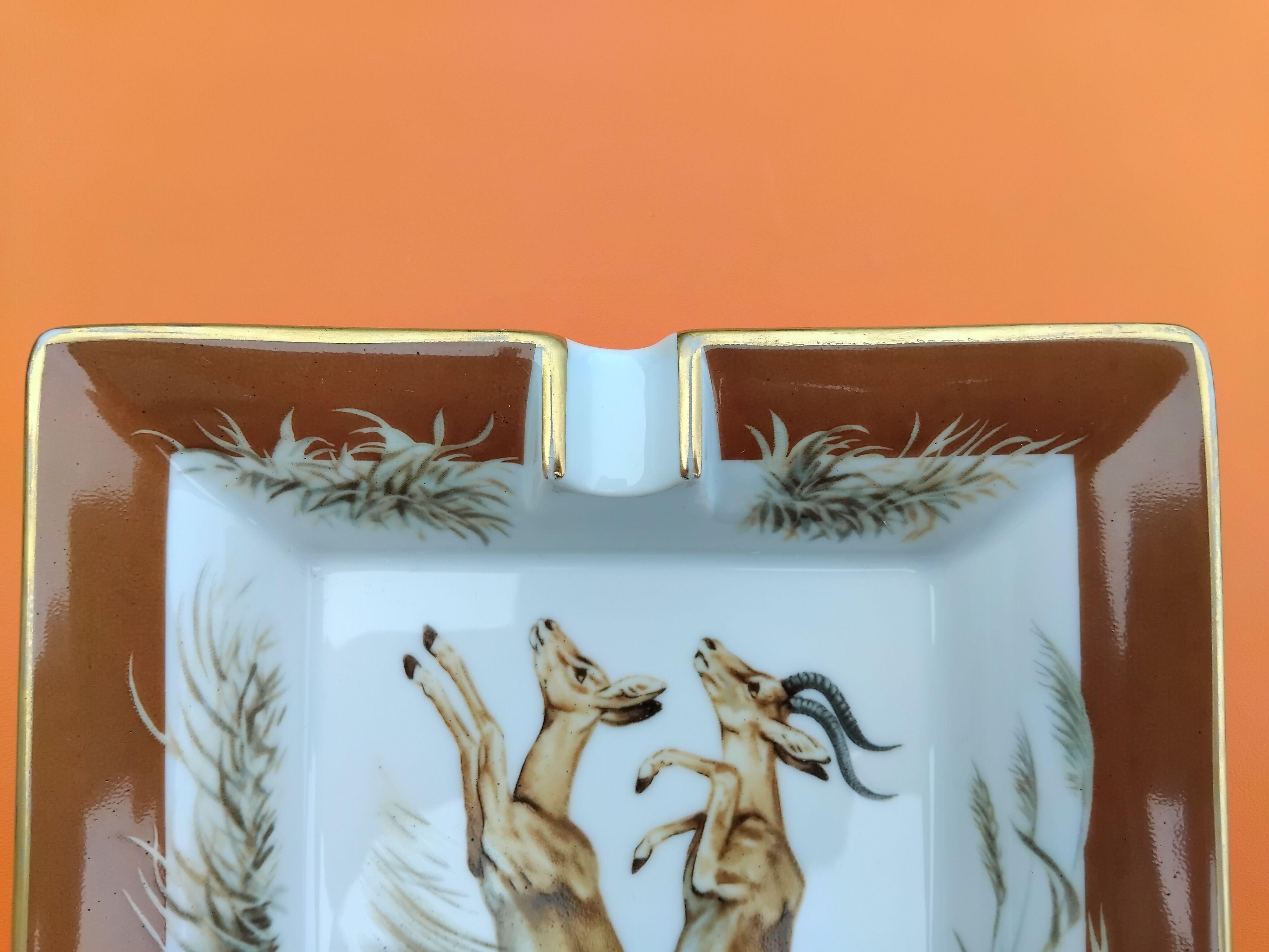Hermès Gazelles Cigar Ashtray Change Tray Africa Kenya Porcelain Gold For Sale 8