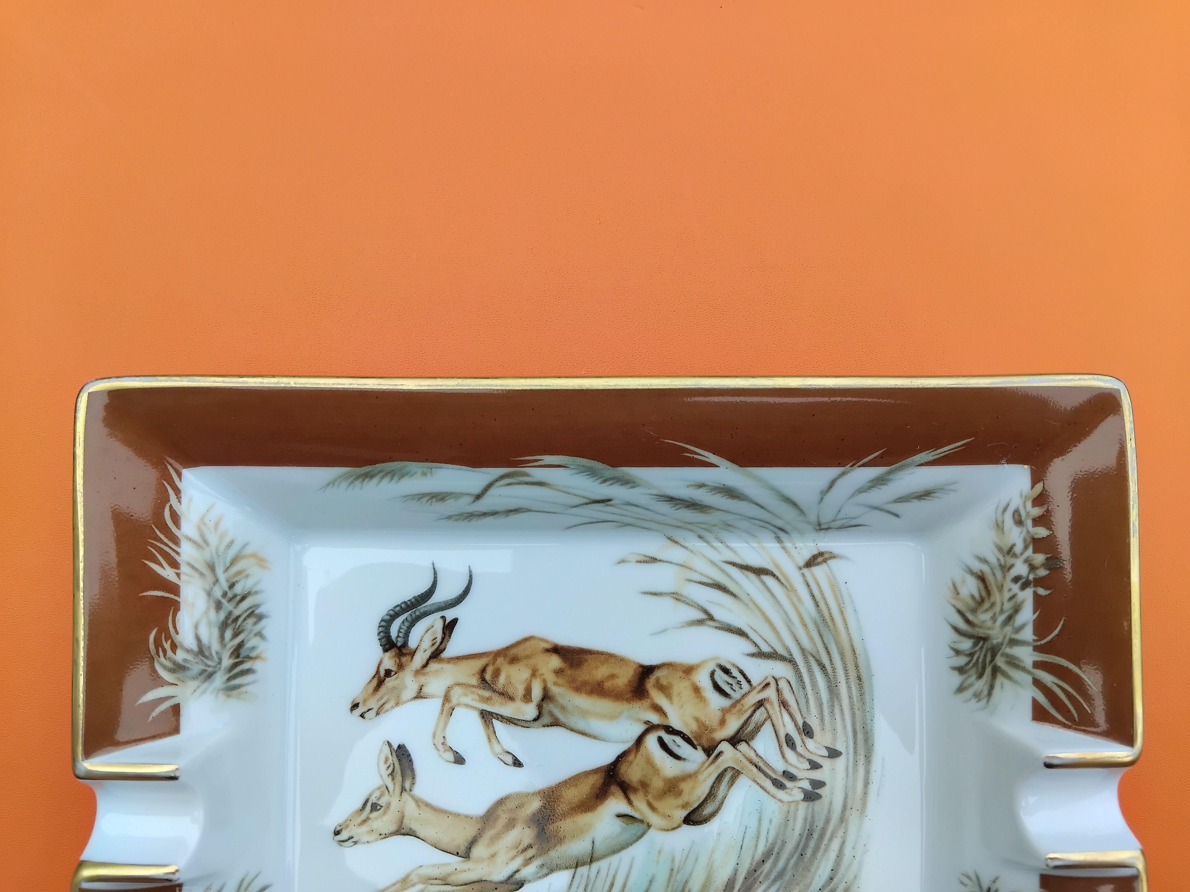 Hermès Gazelles Cigar Ashtray Change Tray Africa Kenya Porcelain Gold For Sale 4