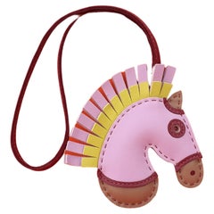 Hermès Geegee Camail Irokesen Pferd Charme in Leder 
