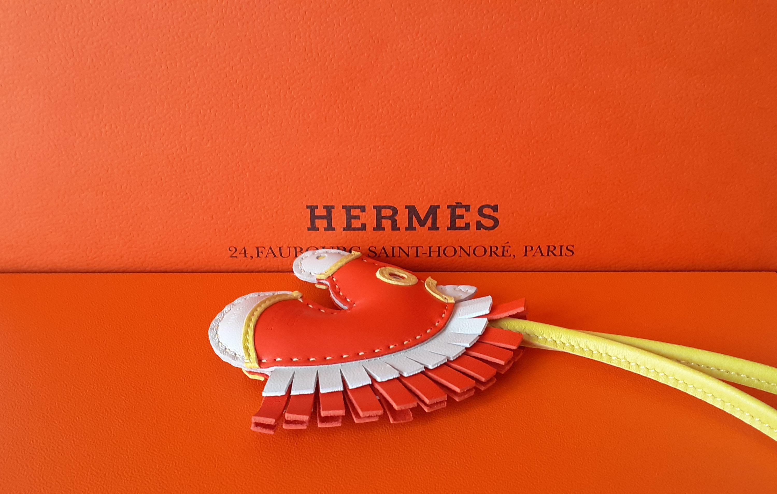 Hermès Geegee Iroquois Camail Horse Bag Charm in Leather  For Sale 3