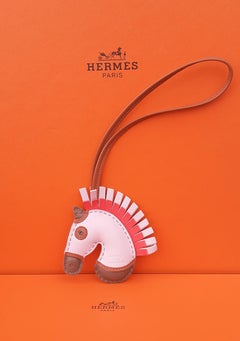 Hermès Geegee Iroquois Horse Bag Charm Etoupe Mauve Gold Rose Texas in Leather