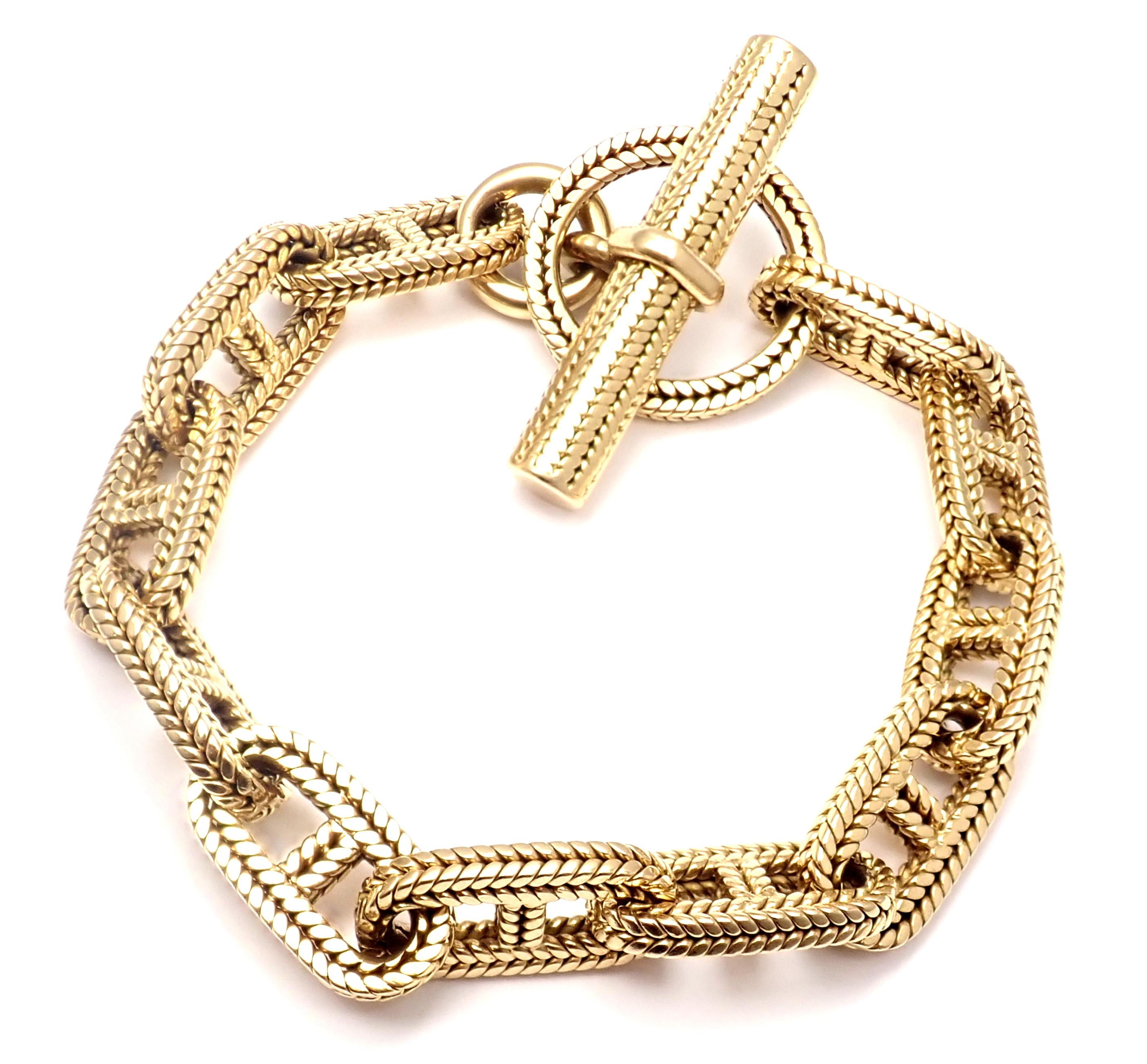 18k Yellow Gold George L'Enfant Chaine d'Ancr Link Toggle Bracelet by Hermes.
This bracelet is Circa 1960's
Details:
Weight: 85.4 grams
Length: 8