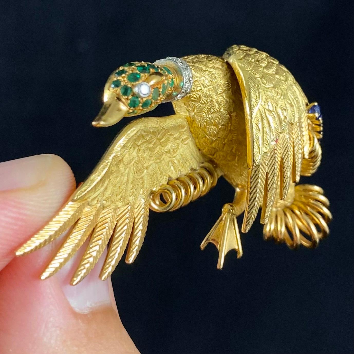 Hermès Georges Lenfant Vintage Duck Emerald Sapphire Diamond Brooch Yellow Gold 3