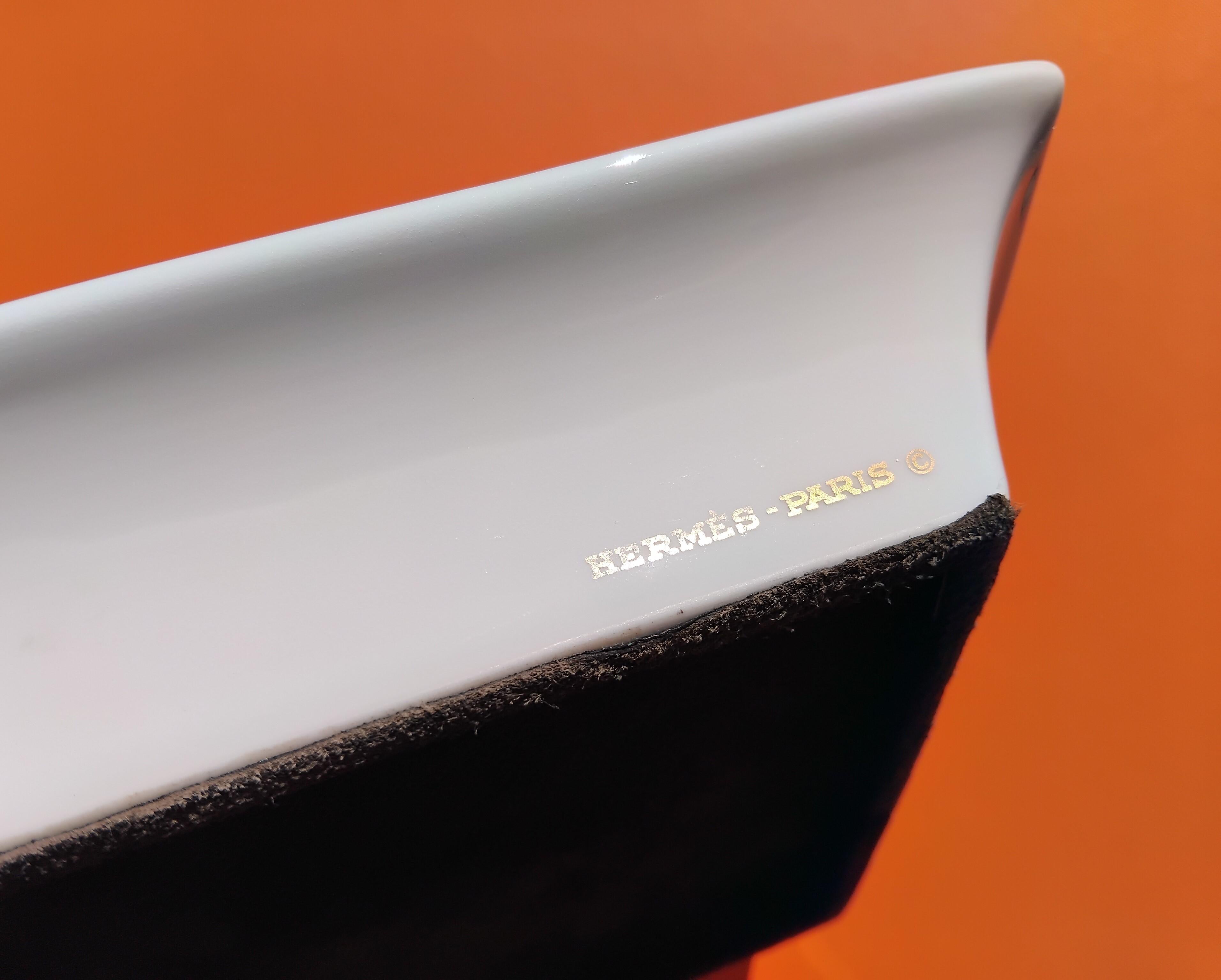 Hermès Berger allemand Impression Cendrier Cendrier Cendrier Cendrier Cendrier Cendrier Cendrier Cendrier Cendrier Cendrier Cendrier Cendrier Cendrier Cendrier Cendrier Cendrier Cendrier Cendrier Cendrier Cendrier Cendrier Cendrier Cendrier Cendrier Cendrier Cendrier Cendrier Cendrier en vente 10